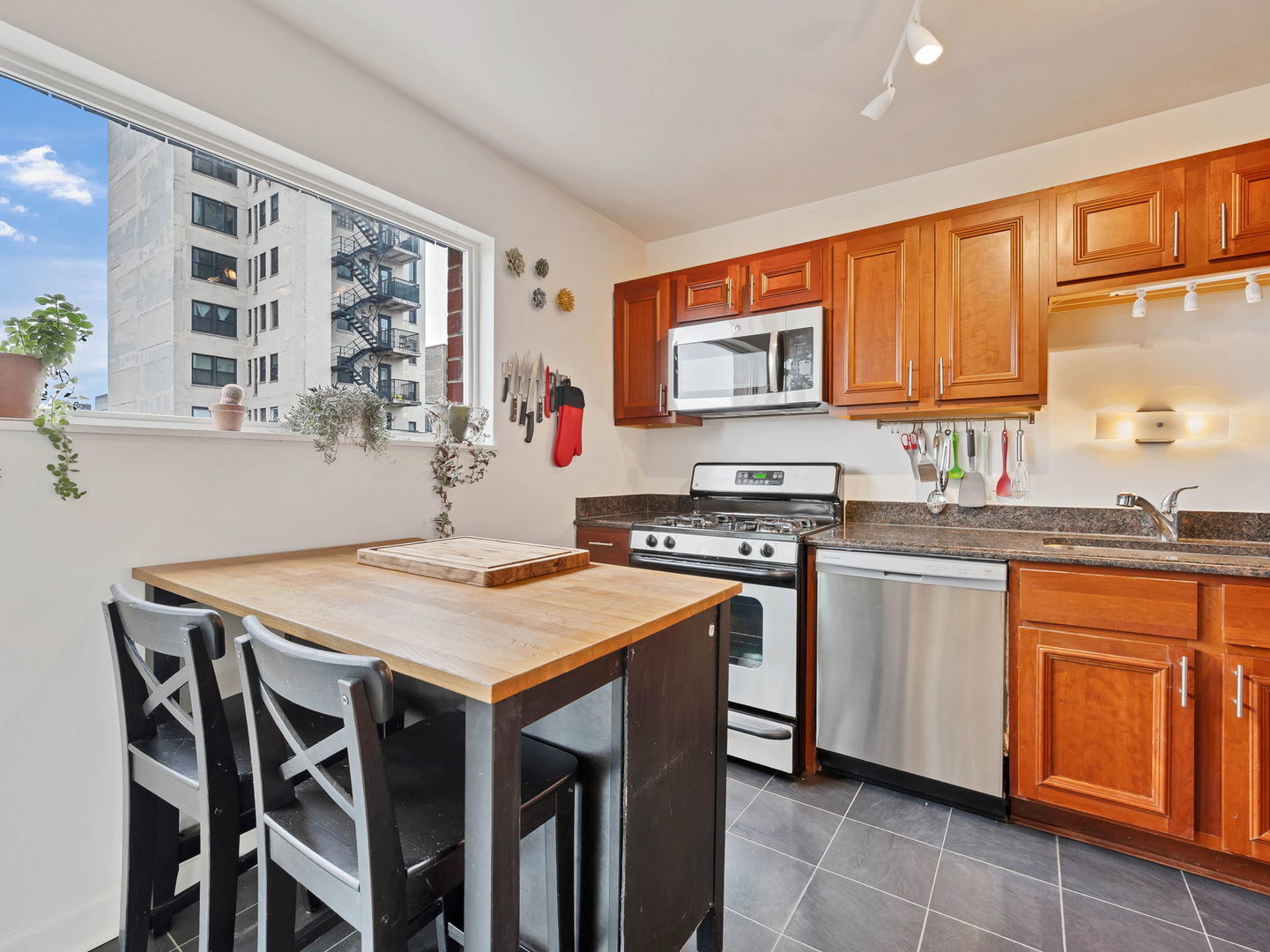 5400 S Hyde Park Boulevard Unit: B1