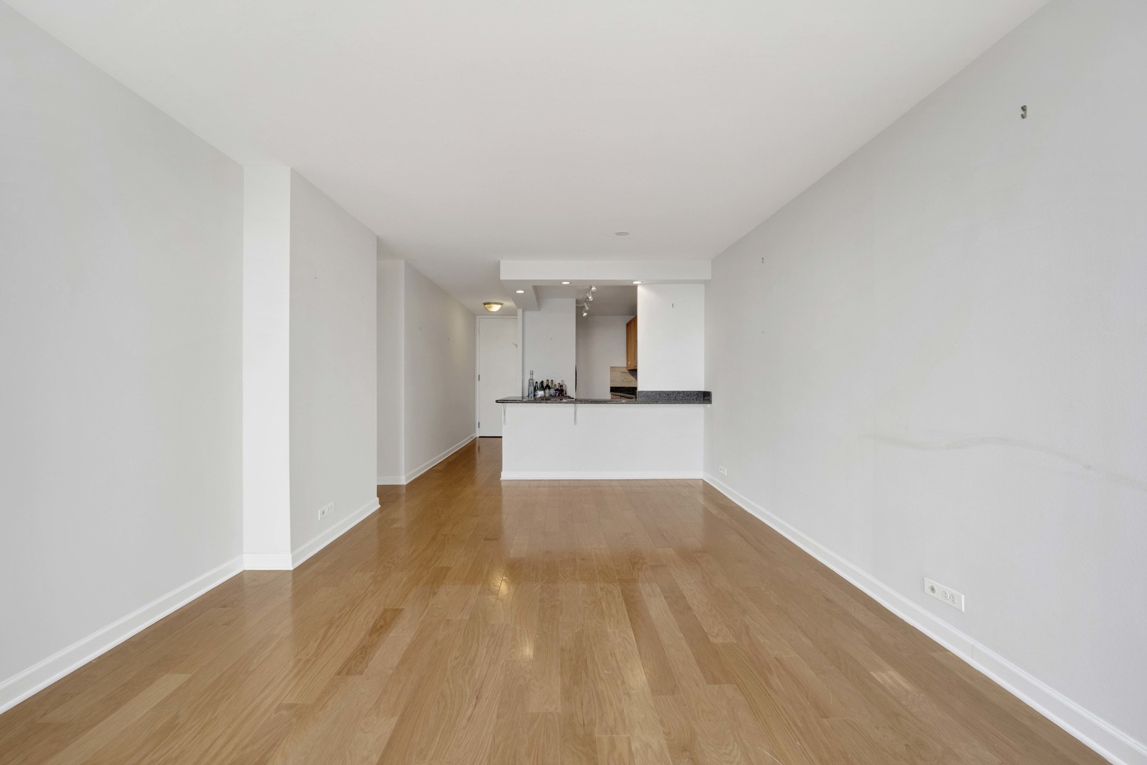 1660 N LaSalle Drive Unit: 710