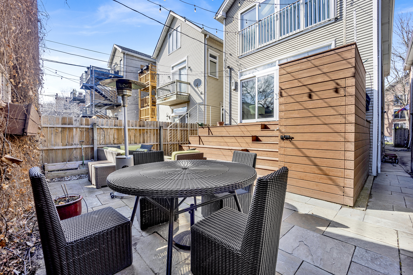 1943 W Melrose Street