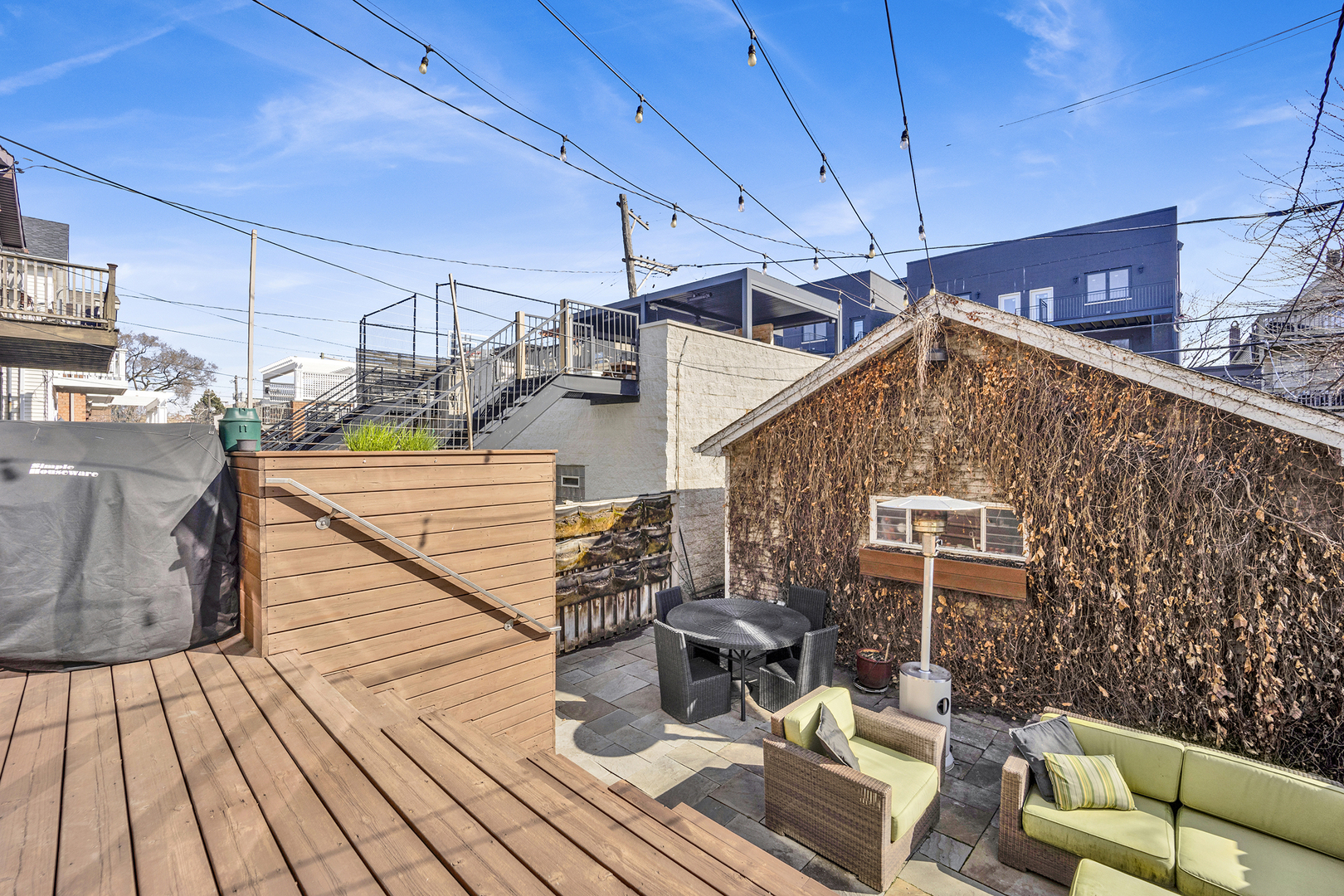 1943 W Melrose Street