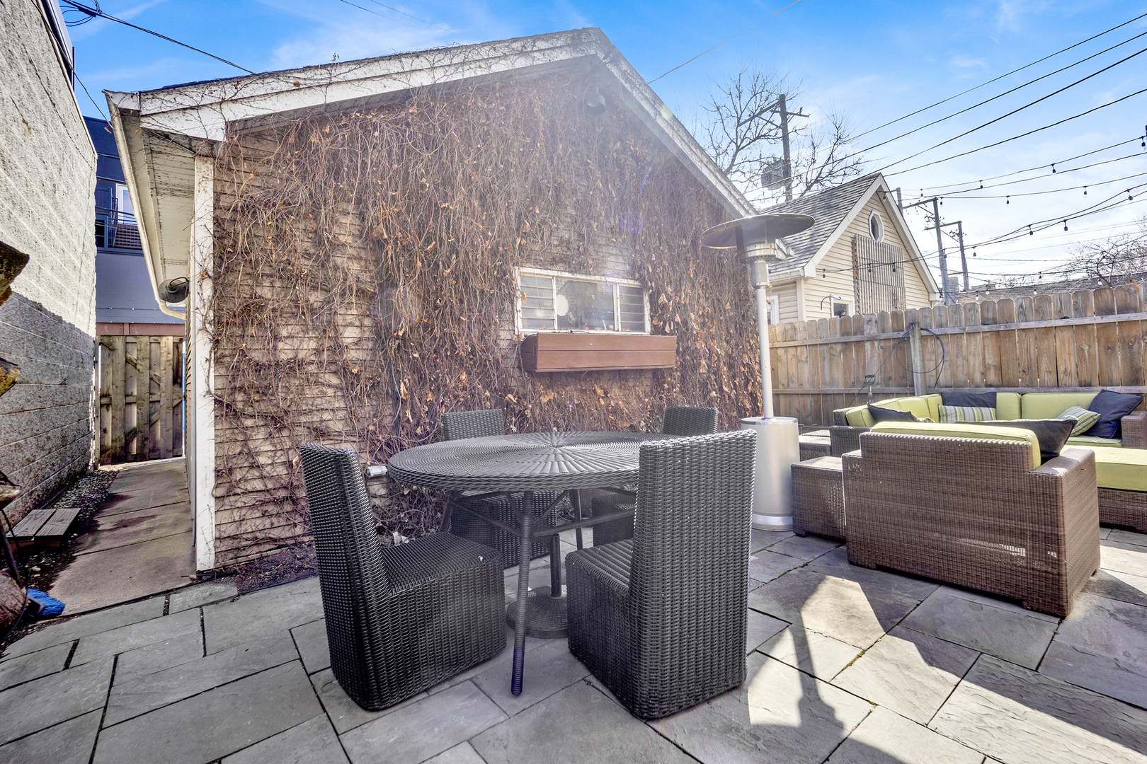 1943 W Melrose Street