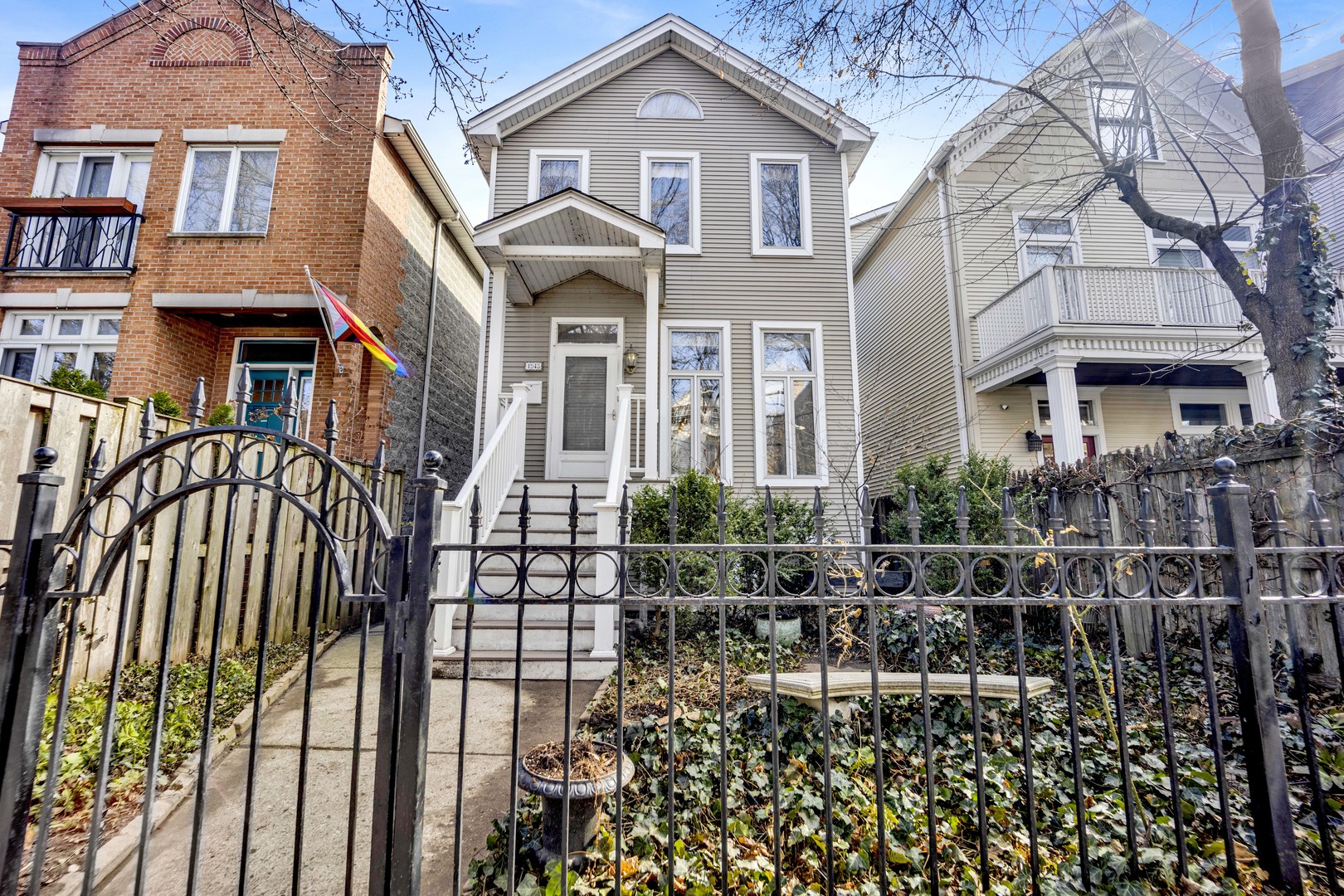 1943 W Melrose Street