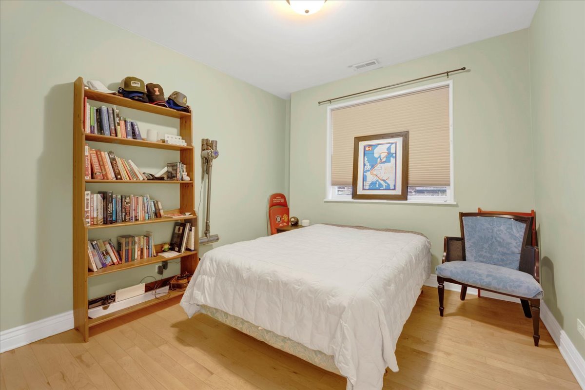 2841 N Damen Avenue Unit: 2