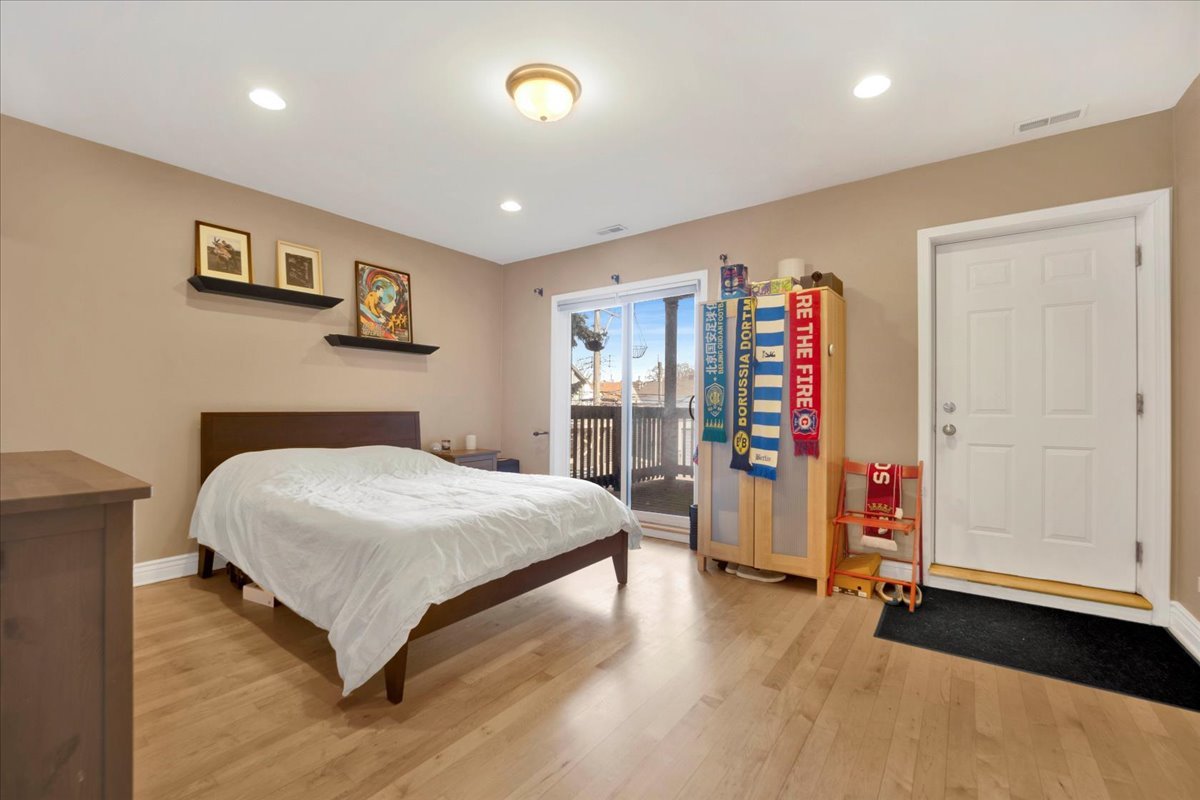 2841 N Damen Avenue Unit: 2