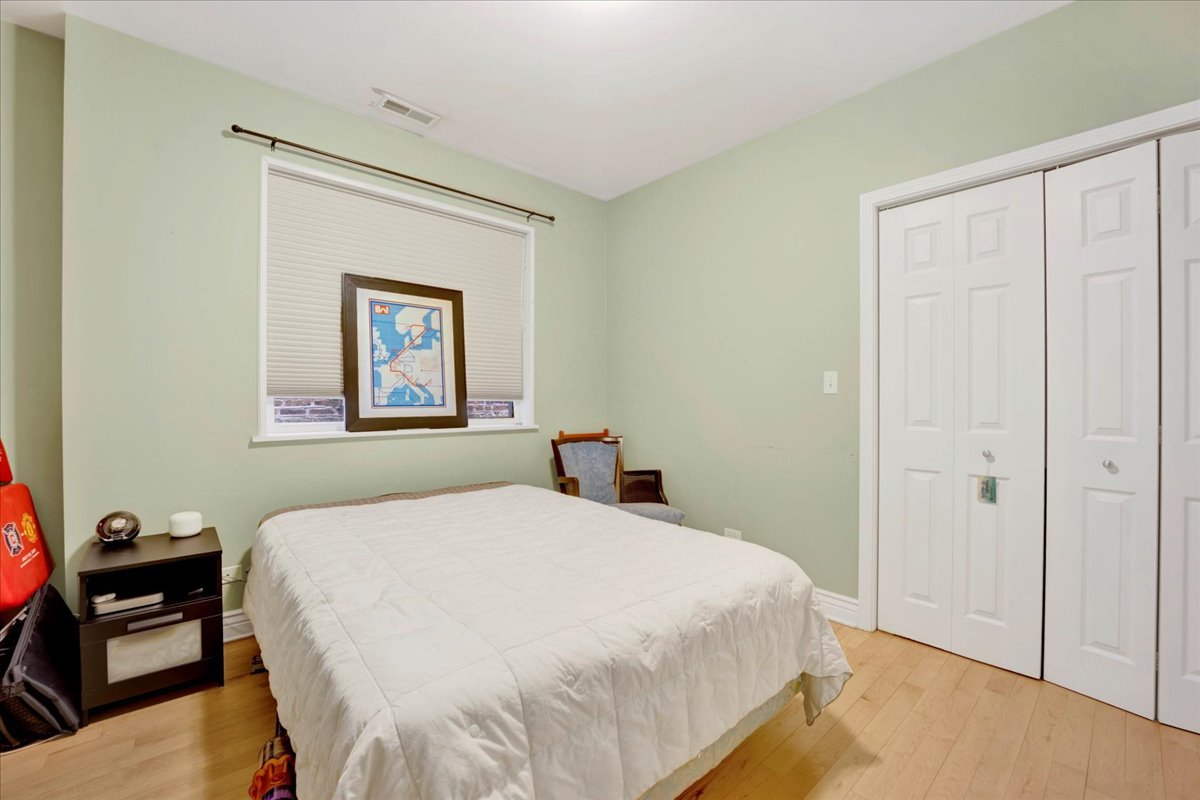 2841 N Damen Avenue Unit: 2