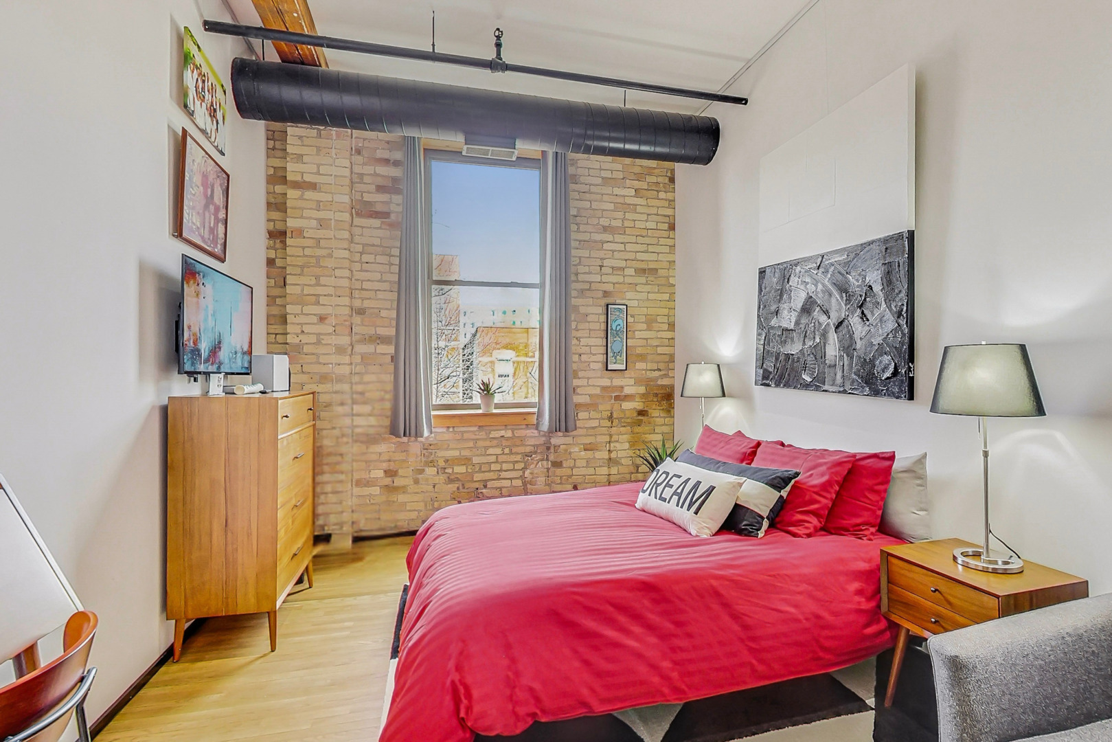 1147 W OHIO Street Unit: 304