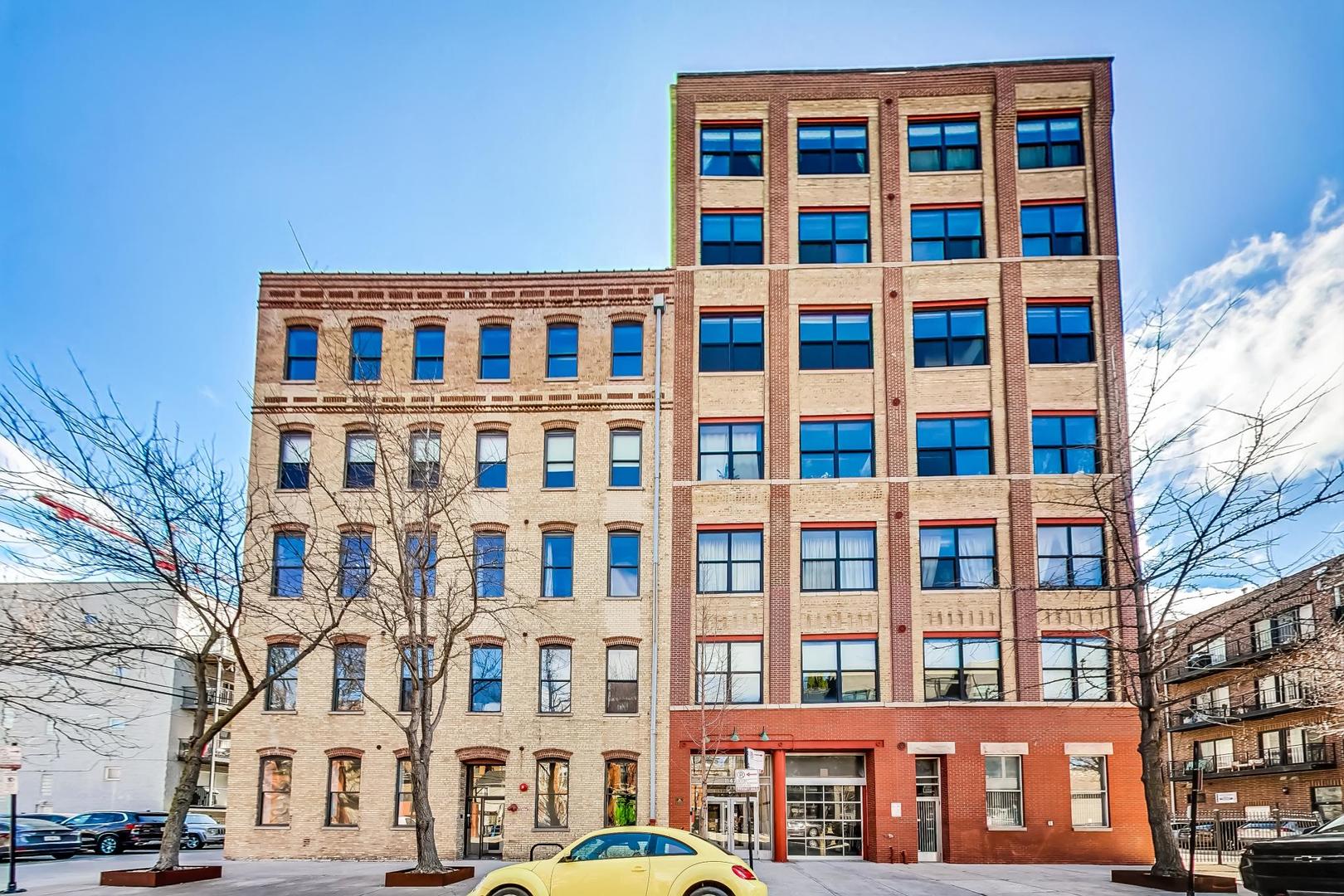 1147 W OHIO Street Unit: 304