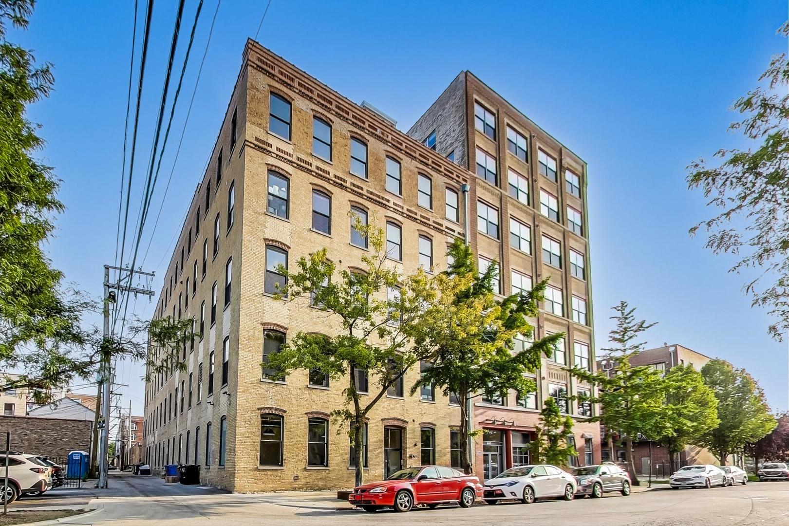 1147 W OHIO Street Unit: 304