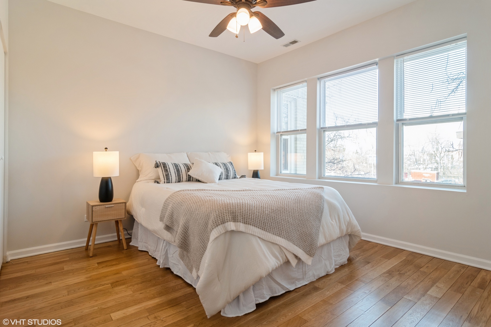 5054 N Troy Street Unit: 2