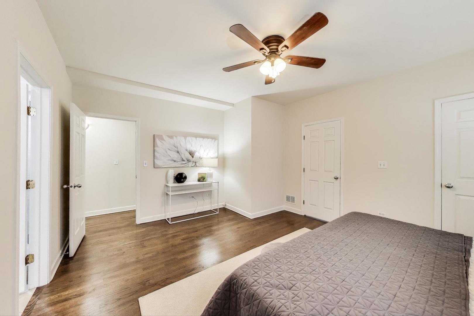 2303 W CHICAGO Avenue Unit: 2