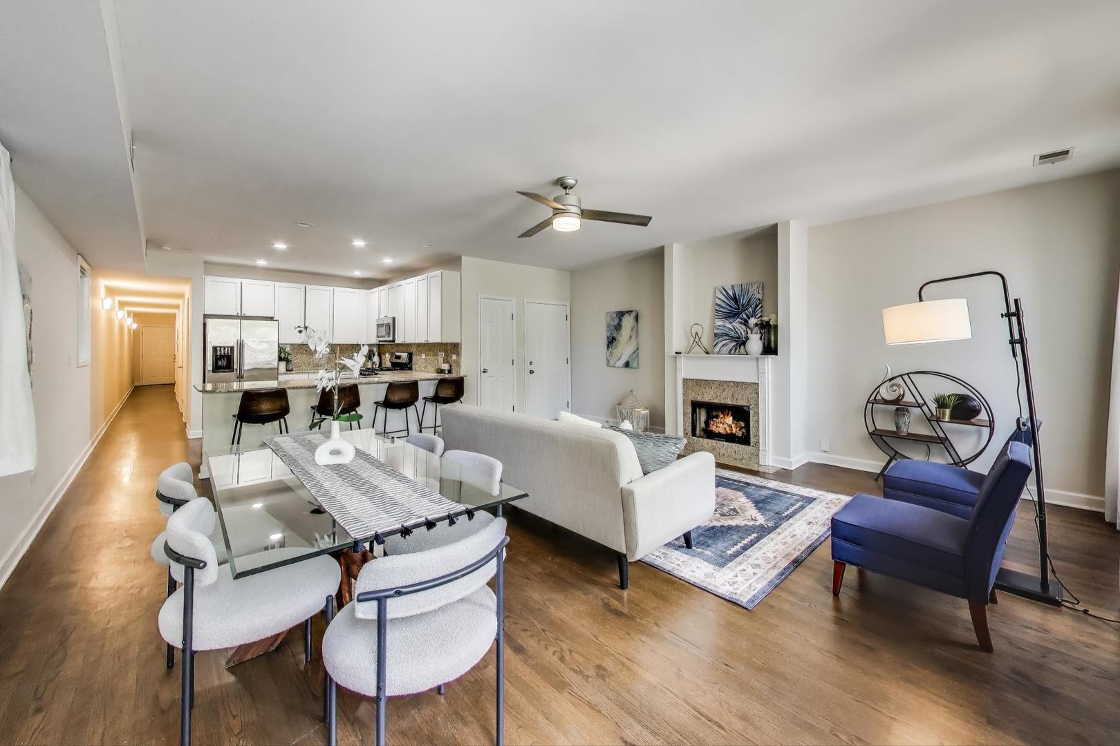 2303 W CHICAGO Avenue Unit: 2