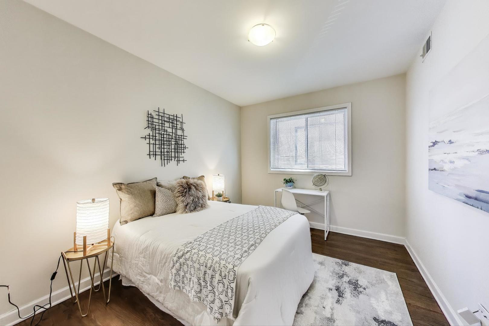 2303 W CHICAGO Avenue Unit: 2