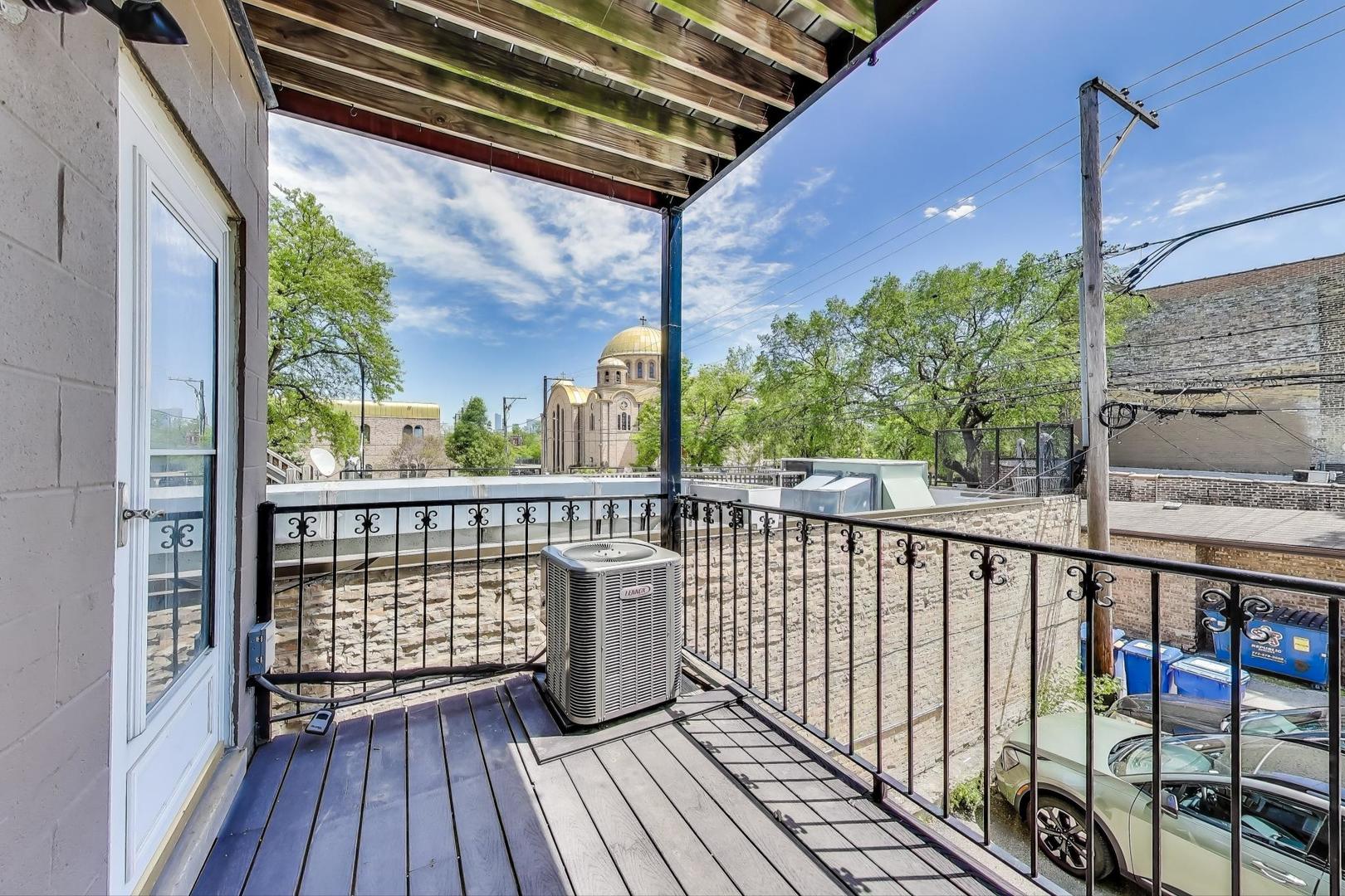 2303 W CHICAGO Avenue Unit: 2