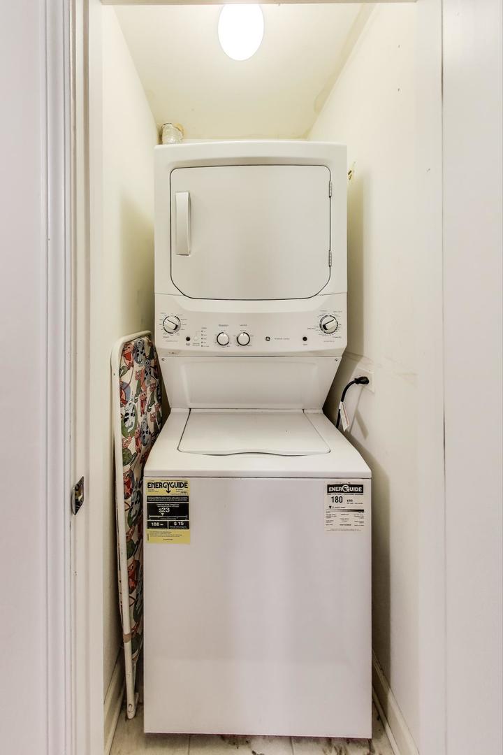 2303 W CHICAGO Avenue Unit: 2