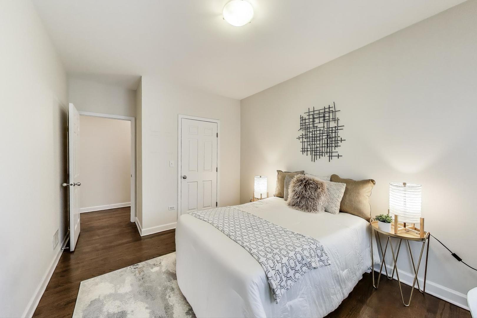 2303 W CHICAGO Avenue Unit: 2