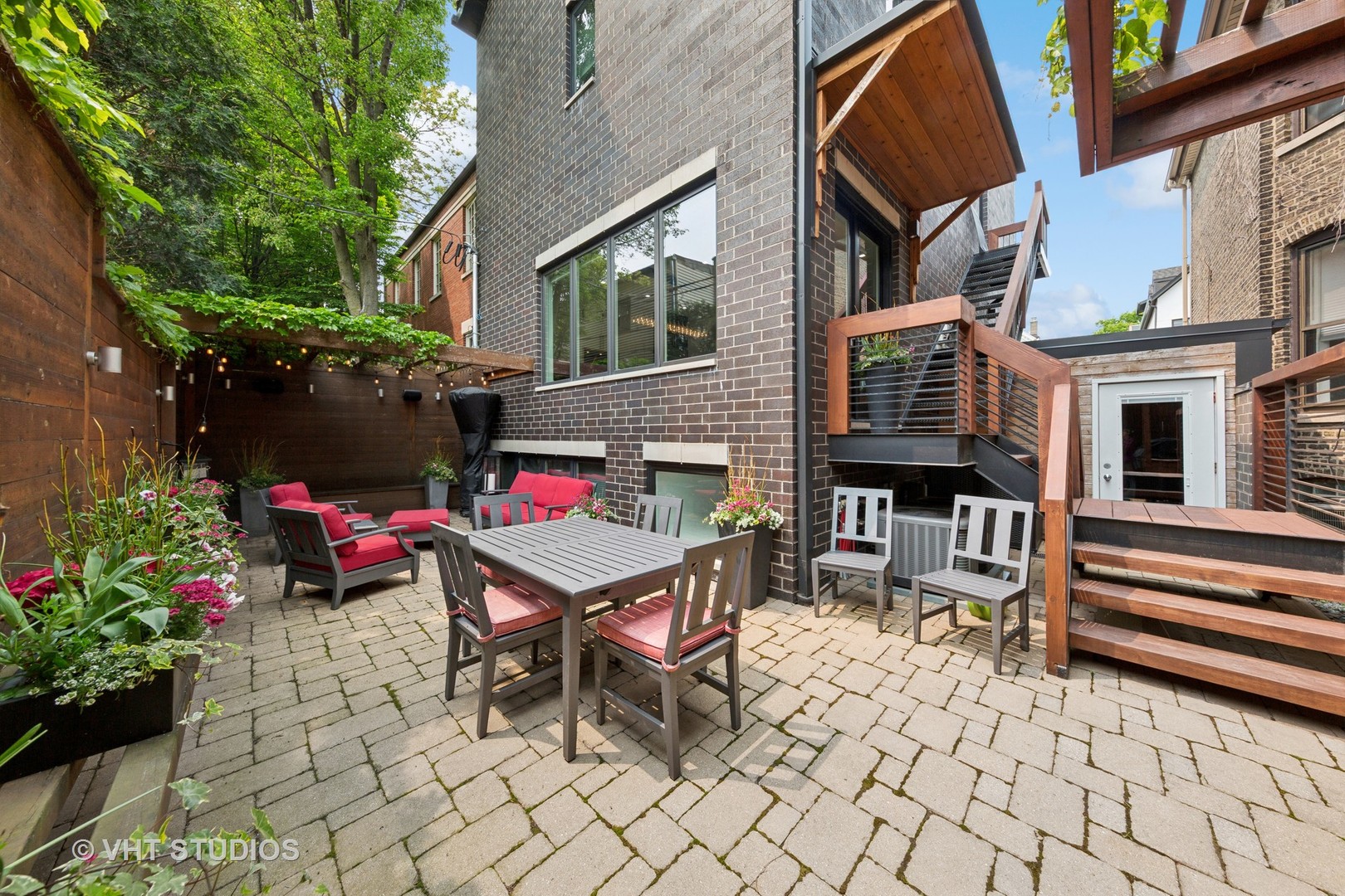 1223 W Draper Street