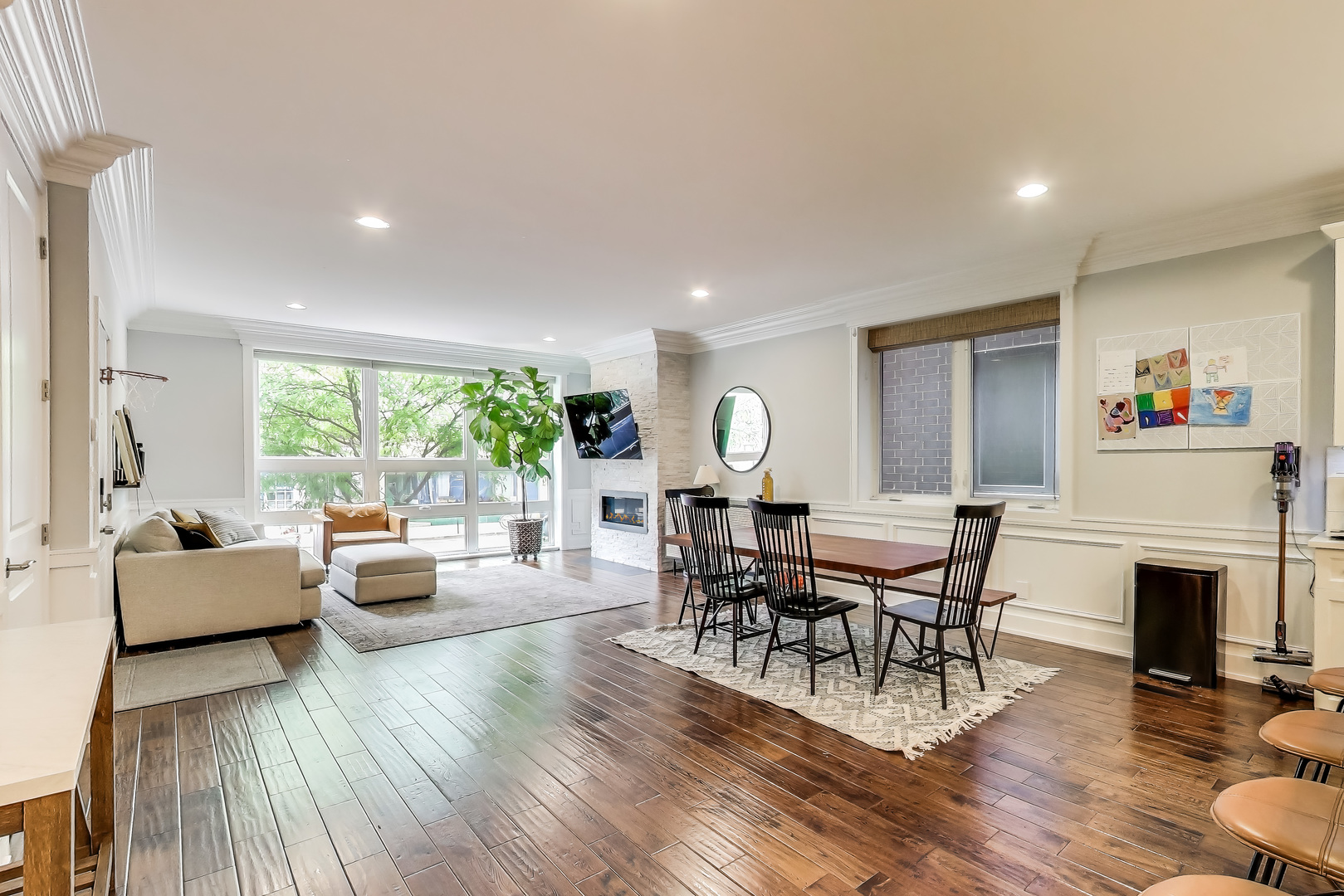 2312 W Belmont Avenue Unit: 1W