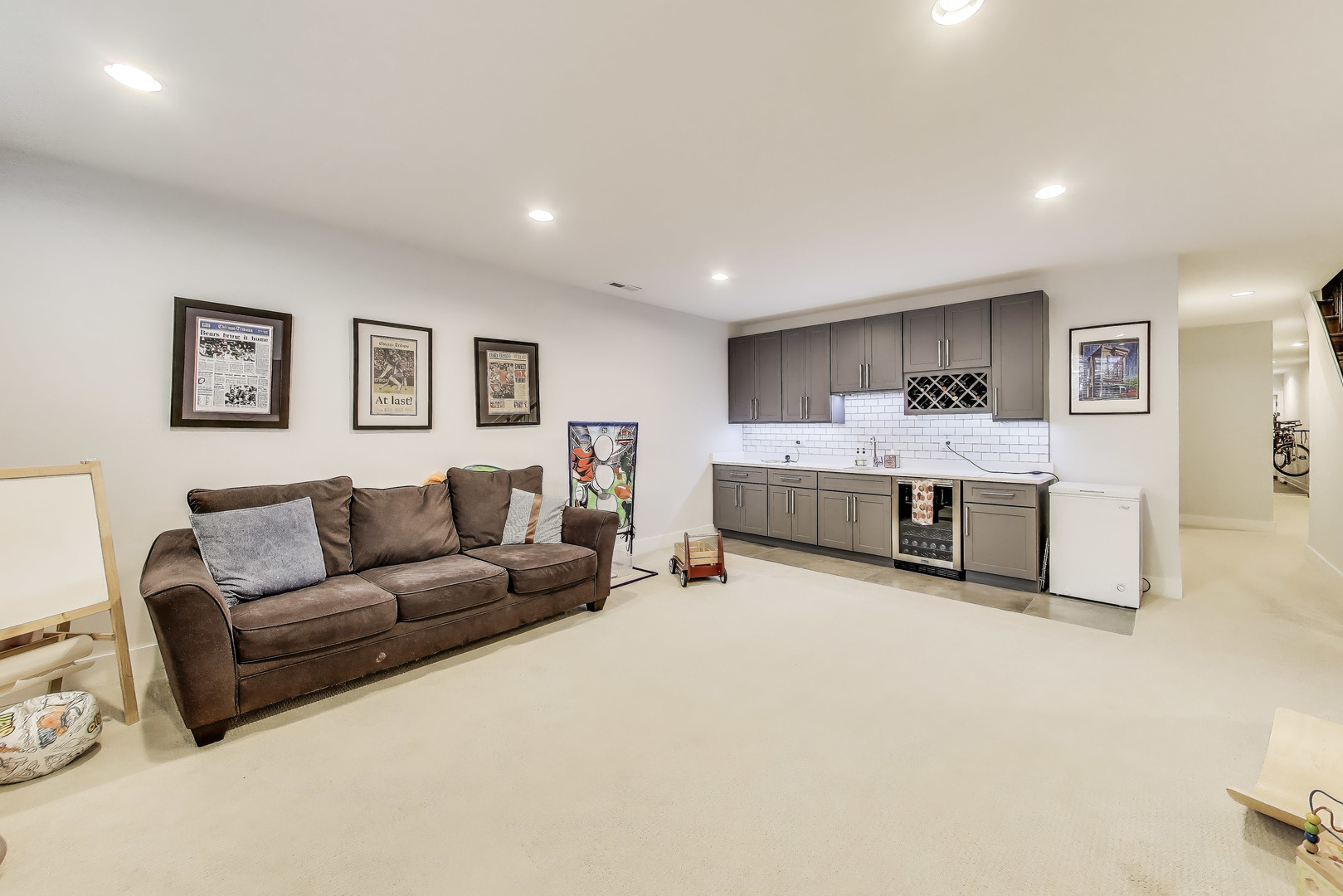 2312 W Belmont Avenue Unit: 1W