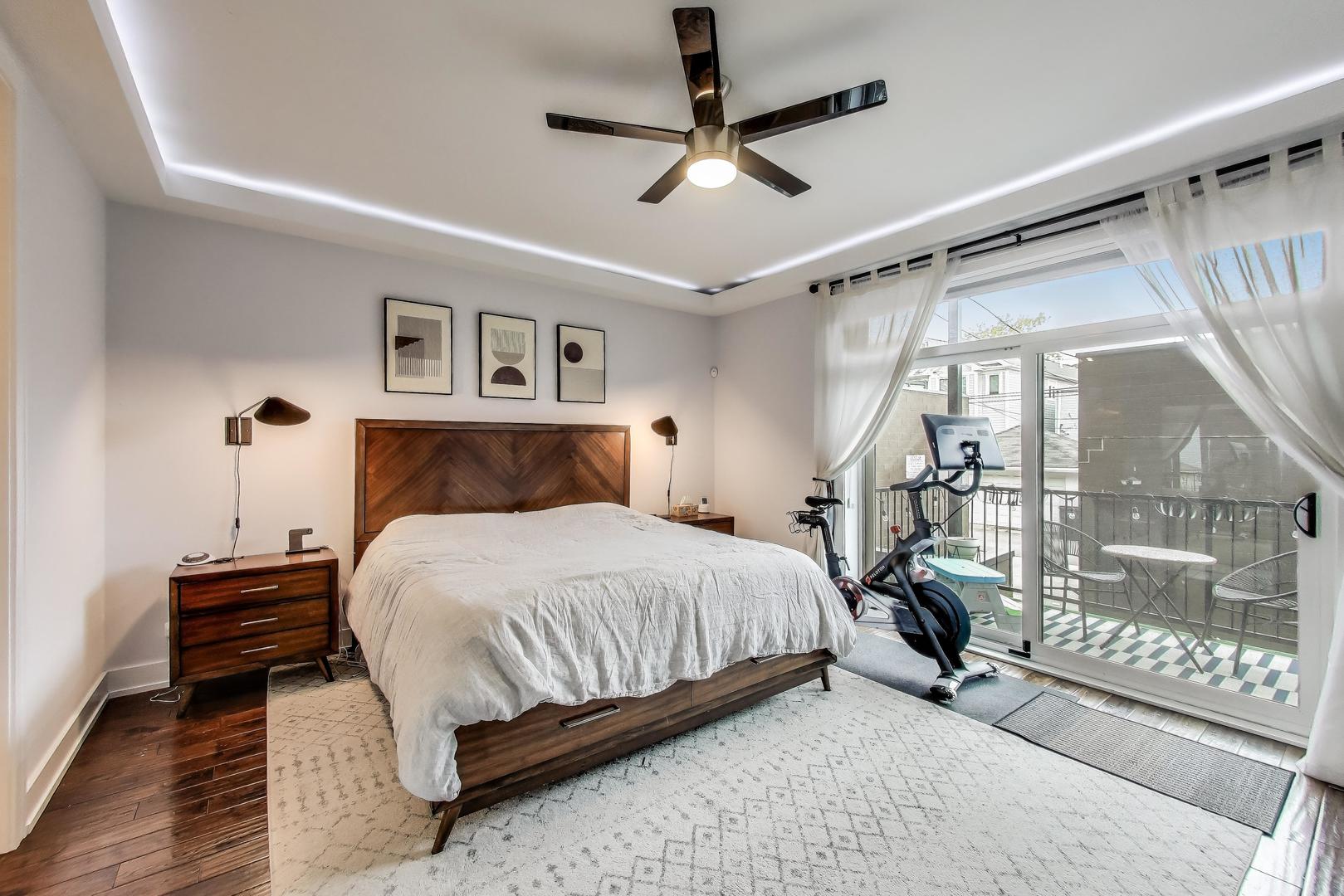 2312 W Belmont Avenue Unit: 1W