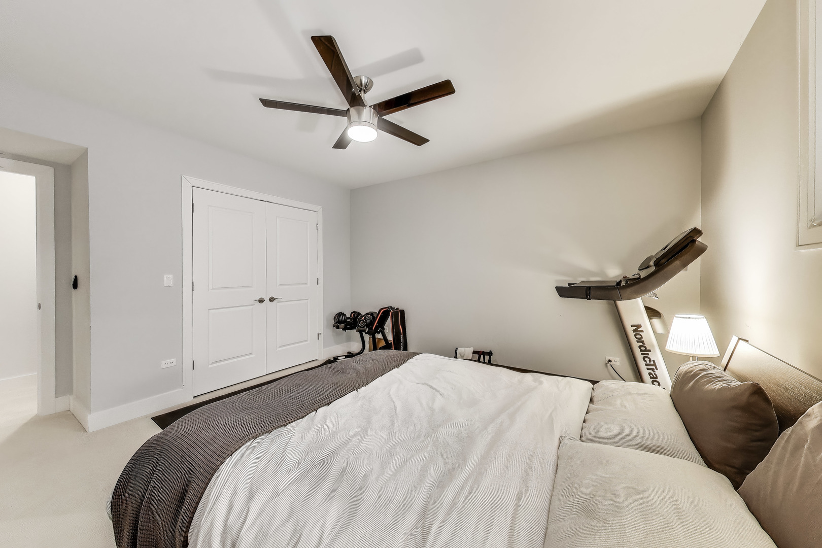 2312 W Belmont Avenue Unit: 1W