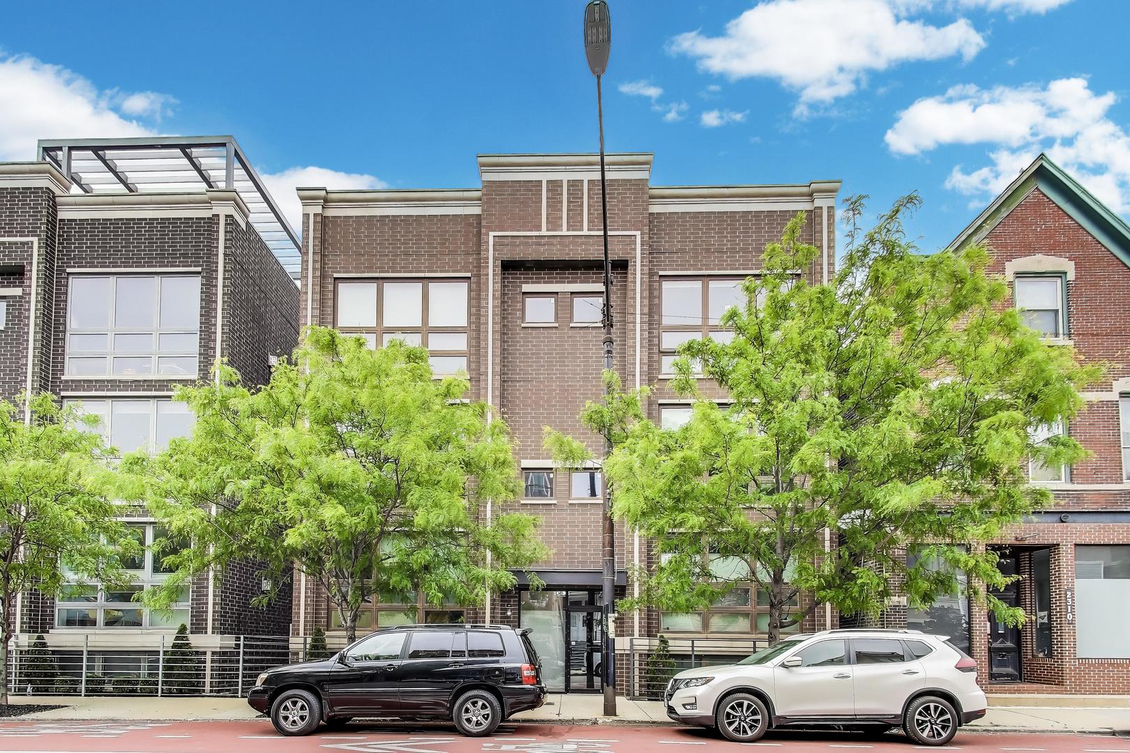 2312 W Belmont Avenue Unit: 1W