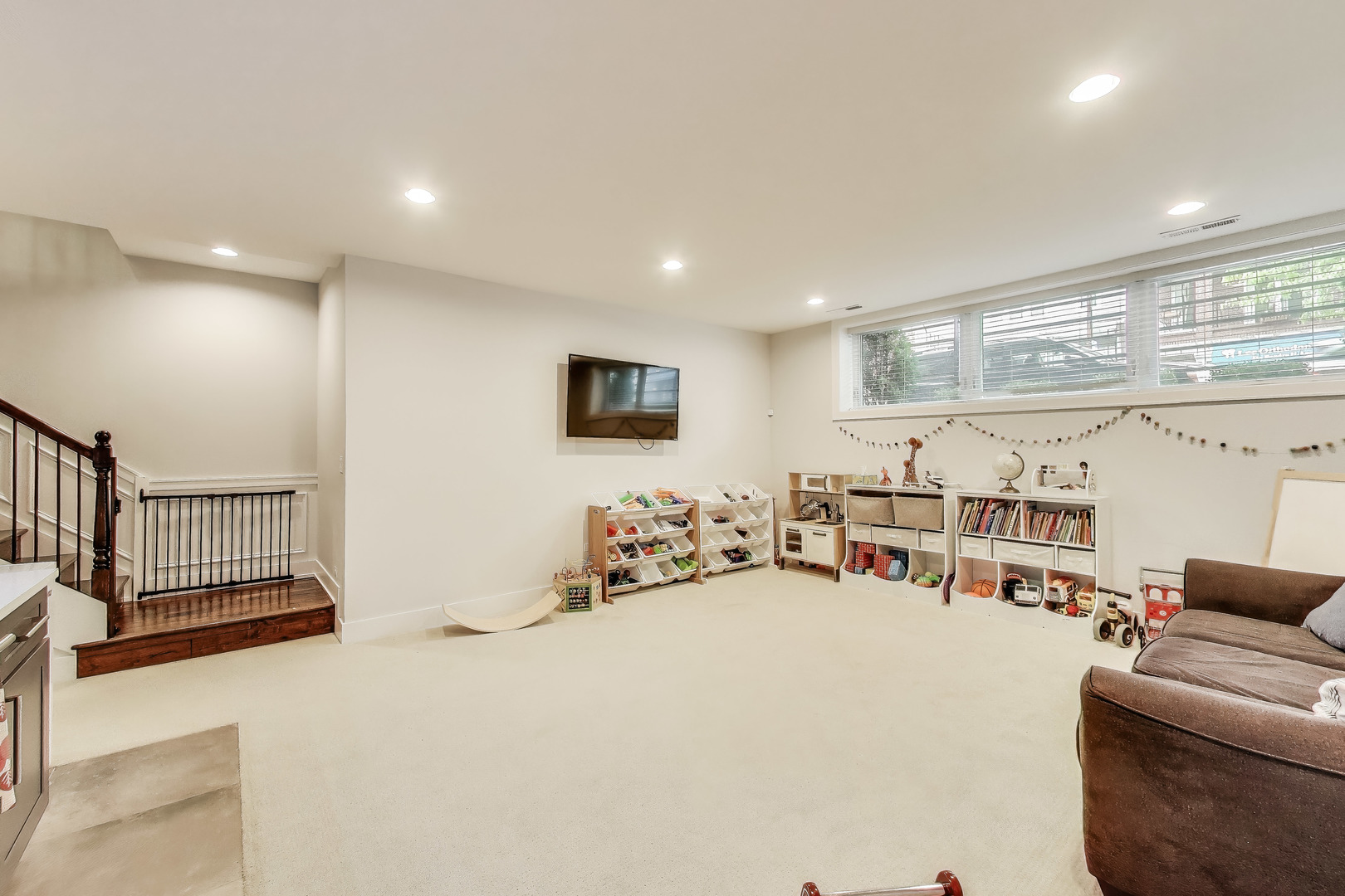 2312 W Belmont Avenue Unit: 1W