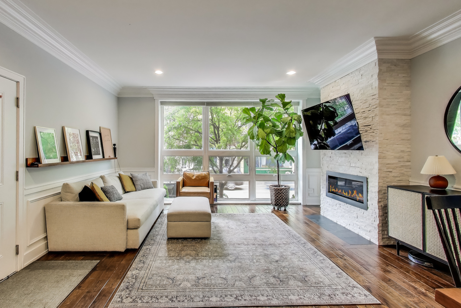 2312 W Belmont Avenue Unit: 1W