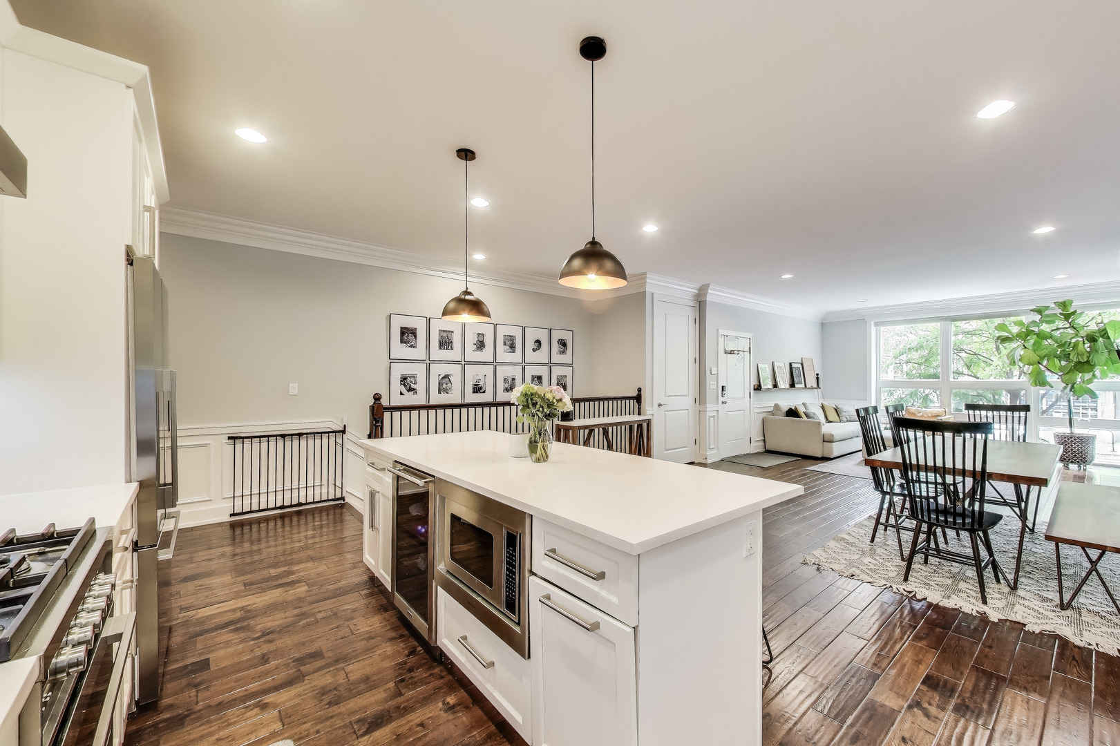 2312 W Belmont Avenue Unit: 1W