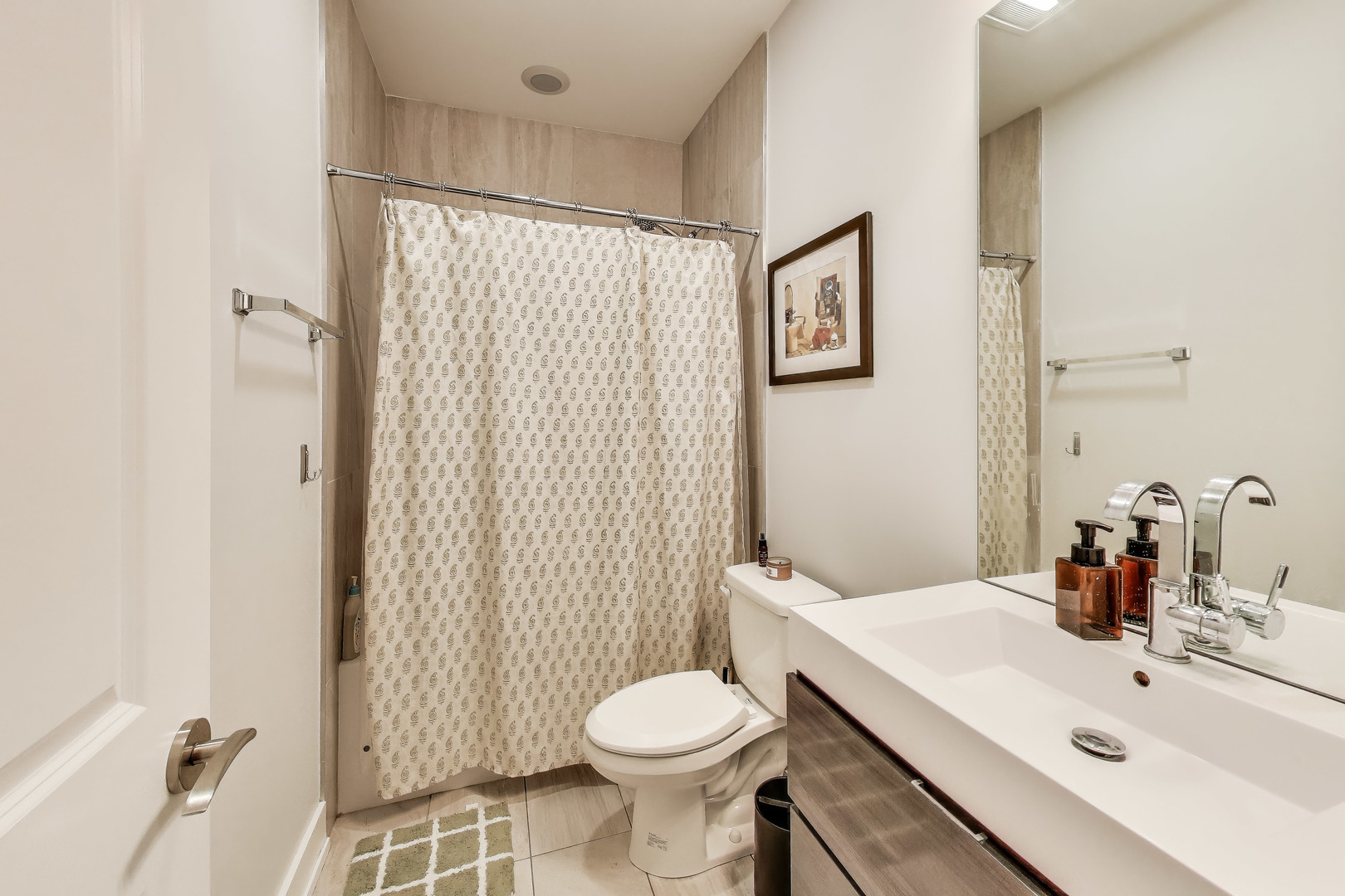 2312 W Belmont Avenue Unit: 1W