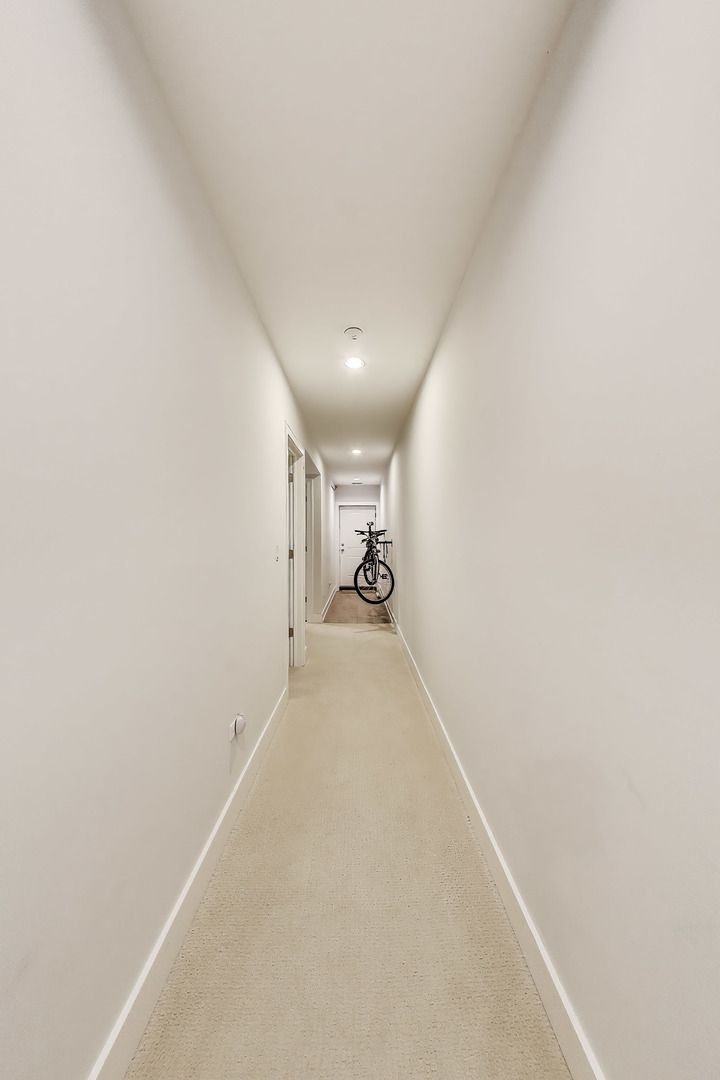2312 W Belmont Avenue Unit: 1W