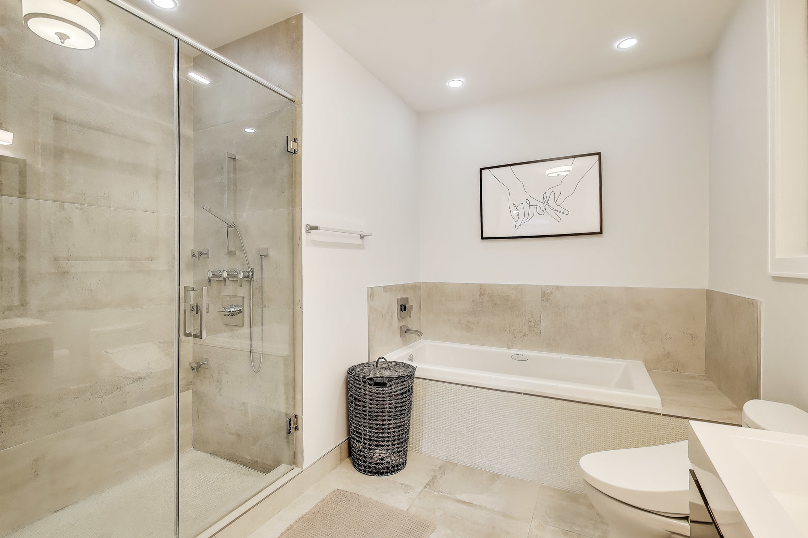 2312 W Belmont Avenue Unit: 1W
