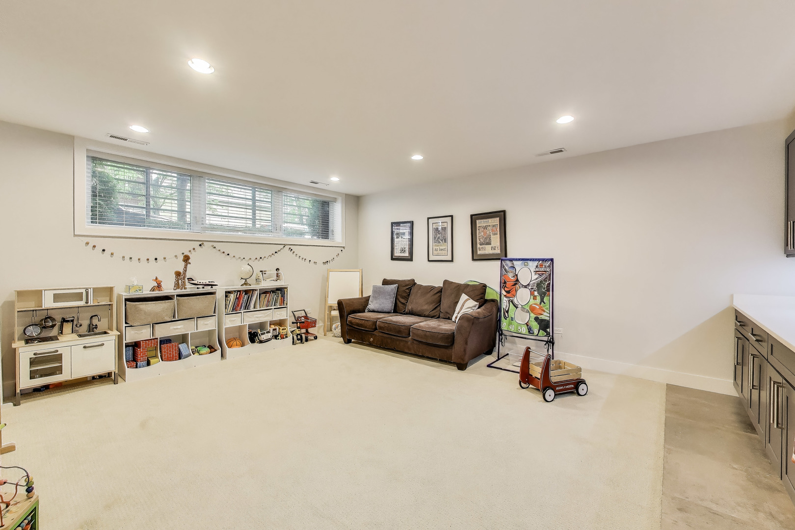 2312 W Belmont Avenue Unit: 1W