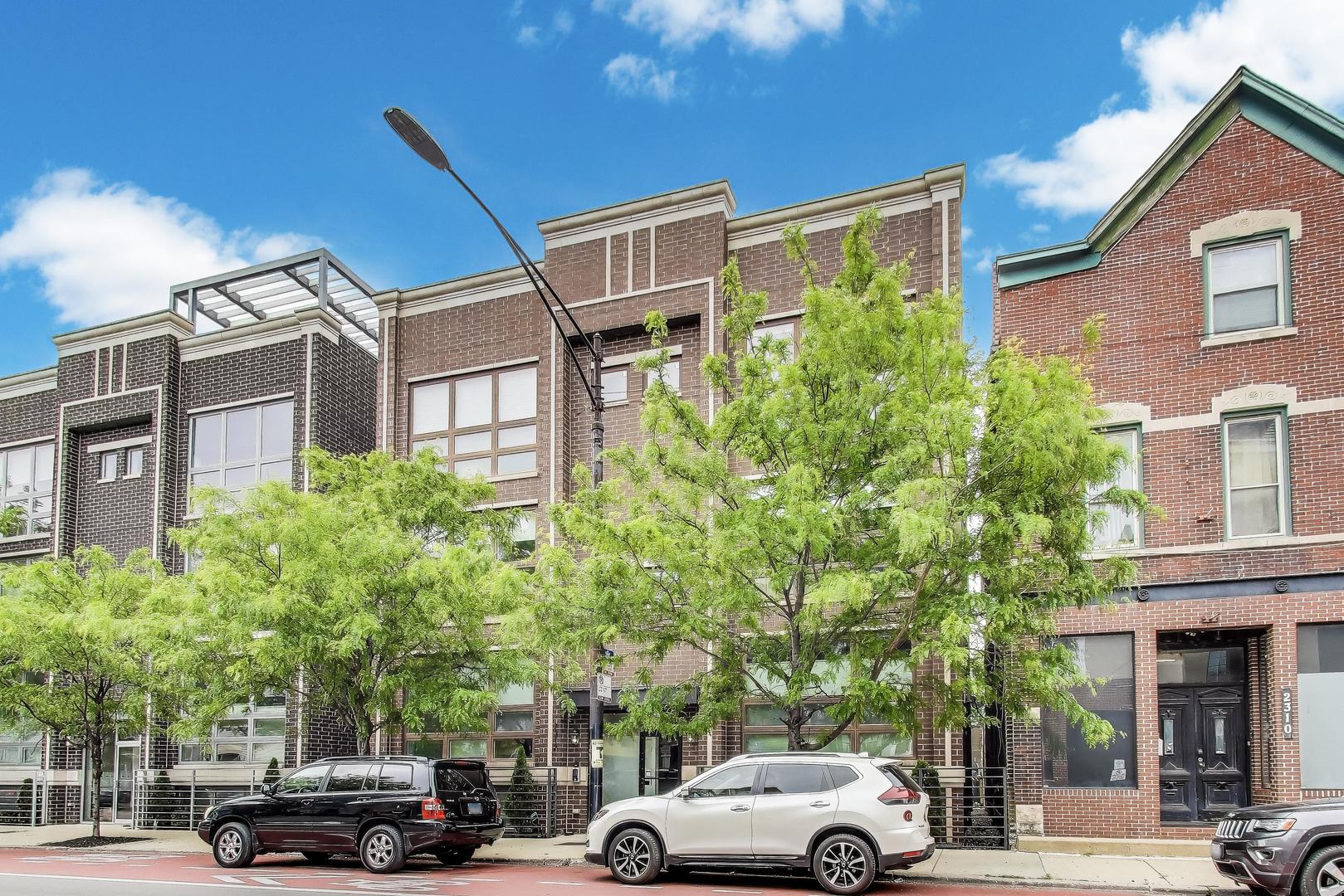 2312 W Belmont Avenue Unit: 1W