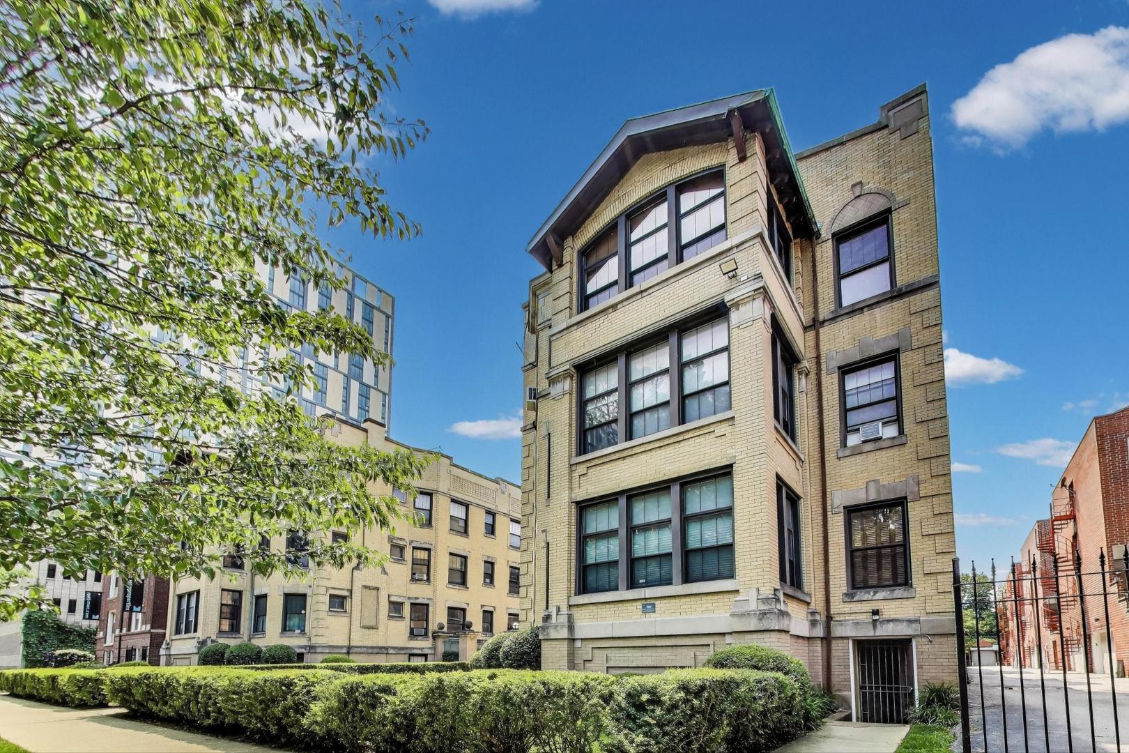 5520 S Cornell Avenue Unit: 1S
