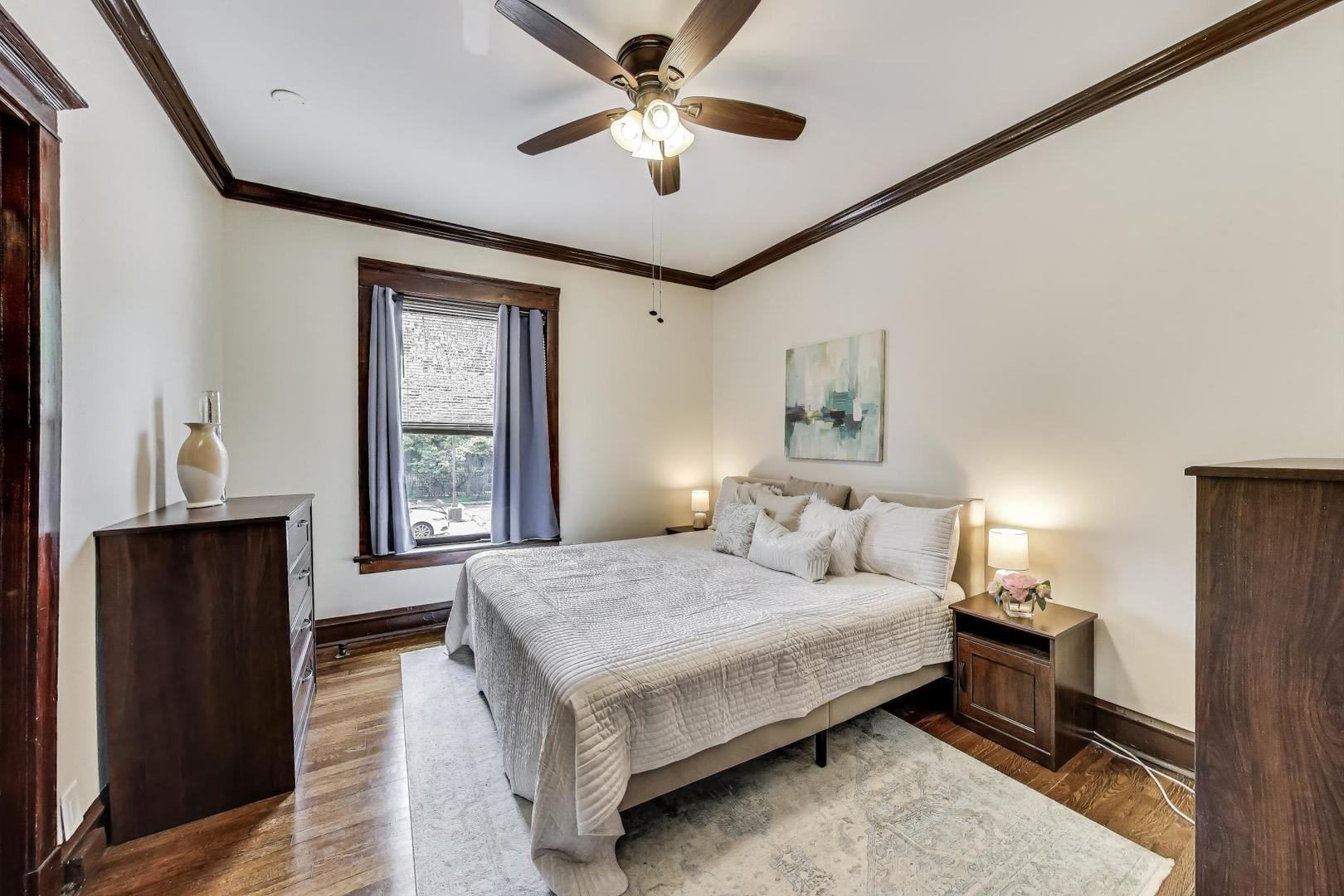 5520 S Cornell Avenue Unit: 1S