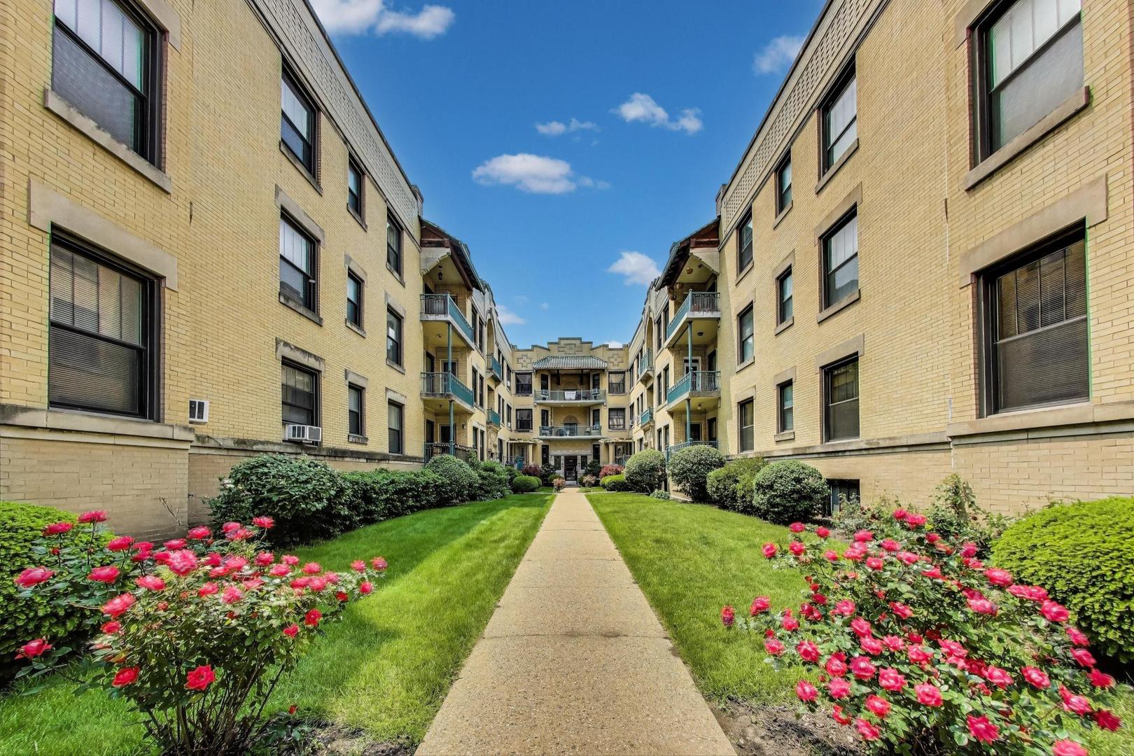 5520 S Cornell Avenue Unit: 1S