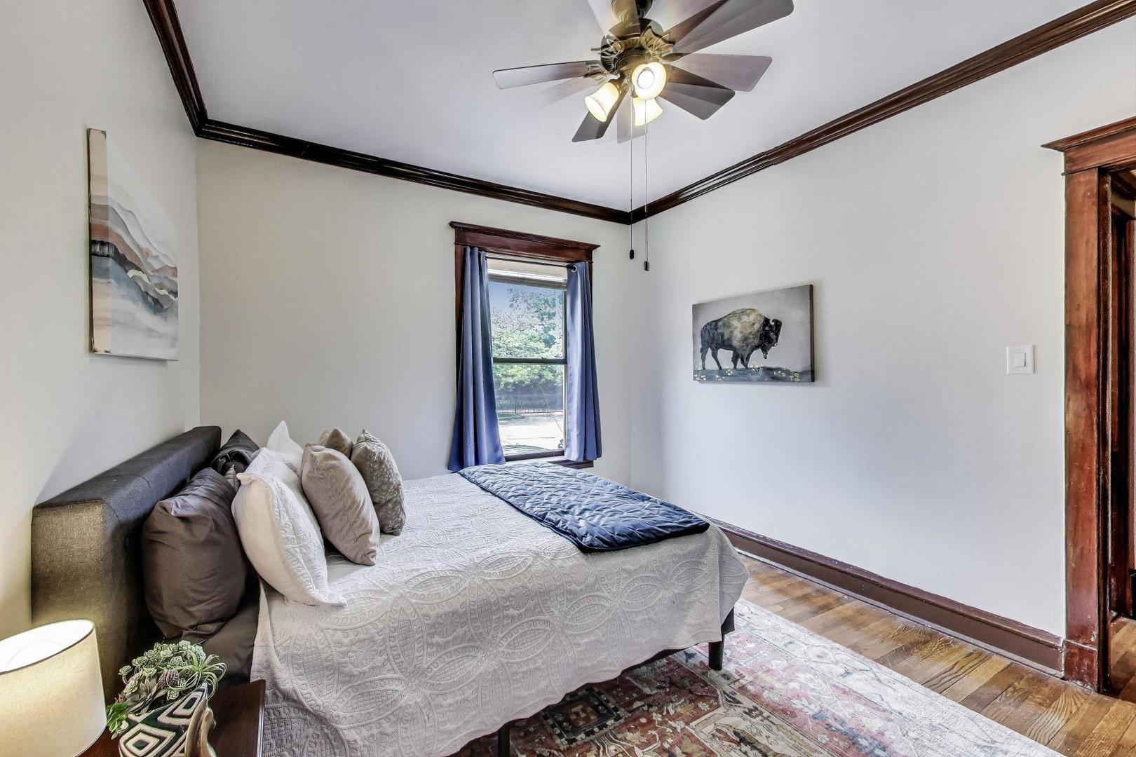 5520 S Cornell Avenue Unit: 1S