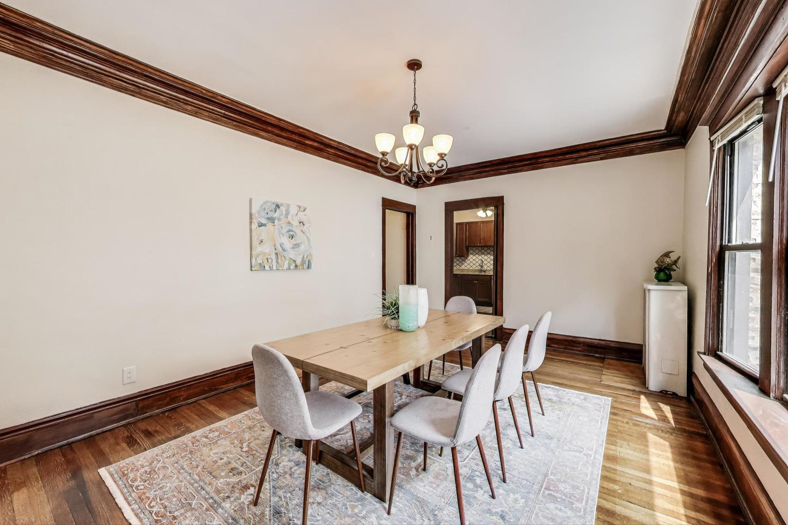 5520 S Cornell Avenue Unit: 1S
