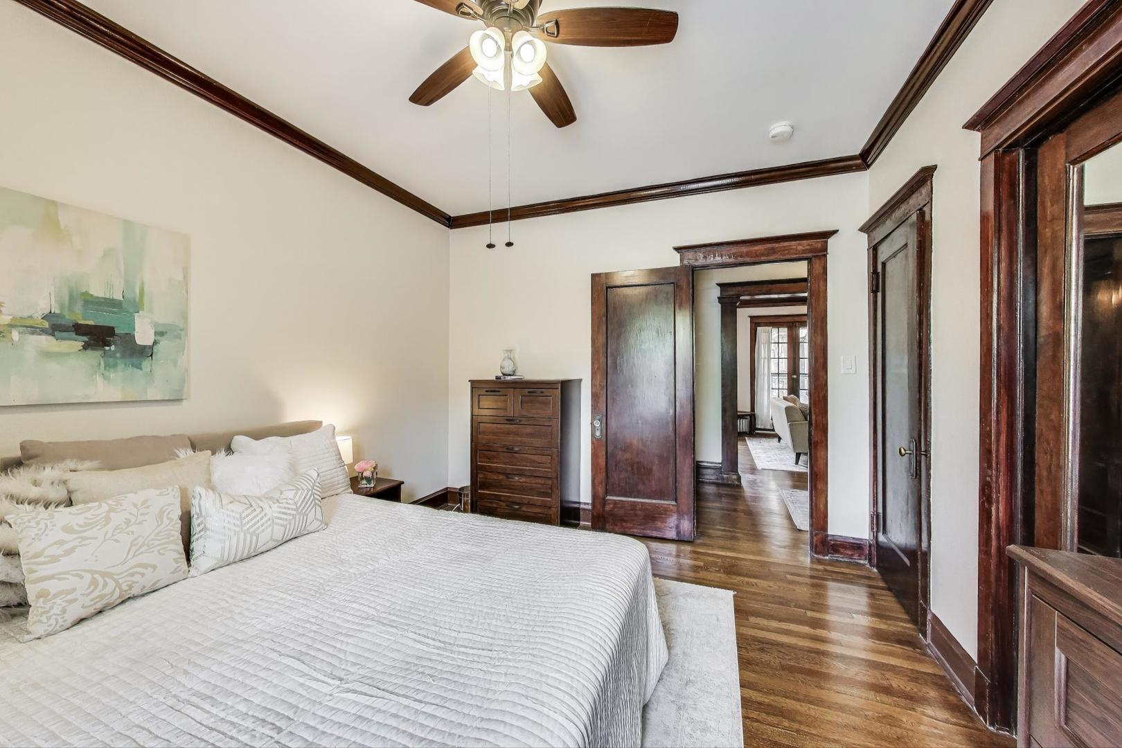 5520 S Cornell Avenue Unit: 1S