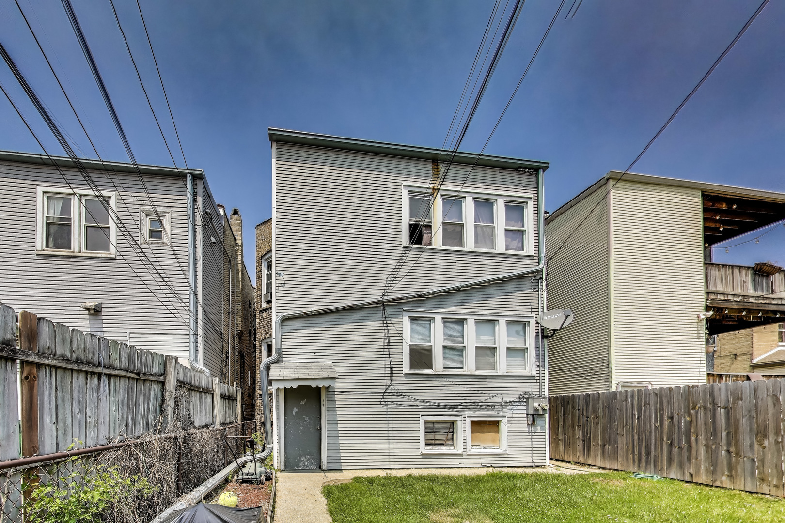 3425 W Lyndale Street