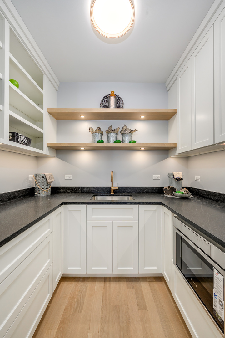 2137 W School Street