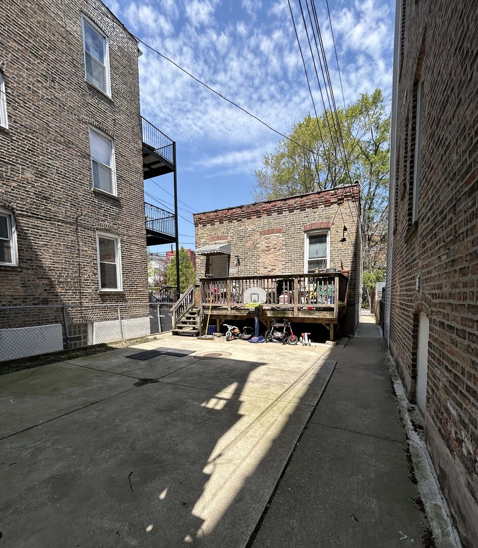 2620 W Evergreen Avenue
