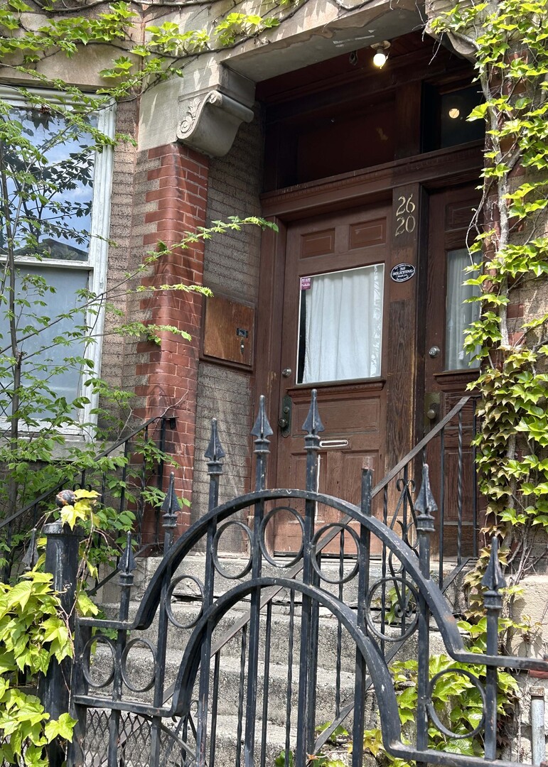 2620 W Evergreen Avenue