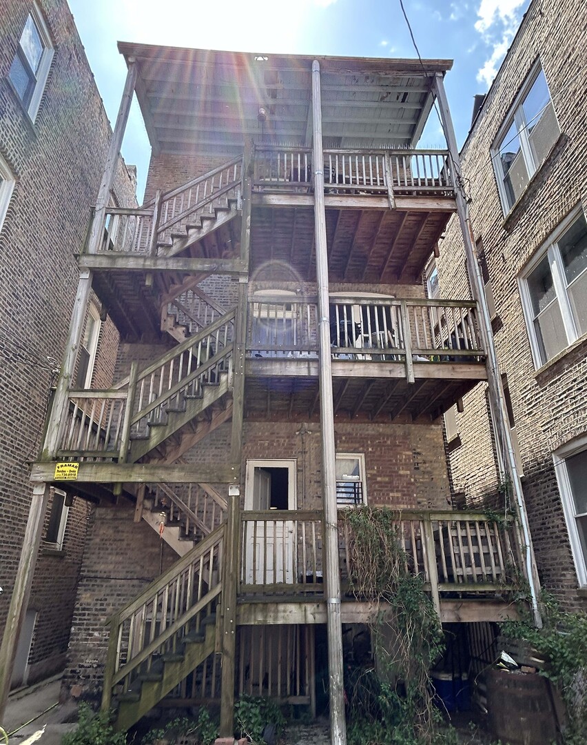 2620 W Evergreen Avenue