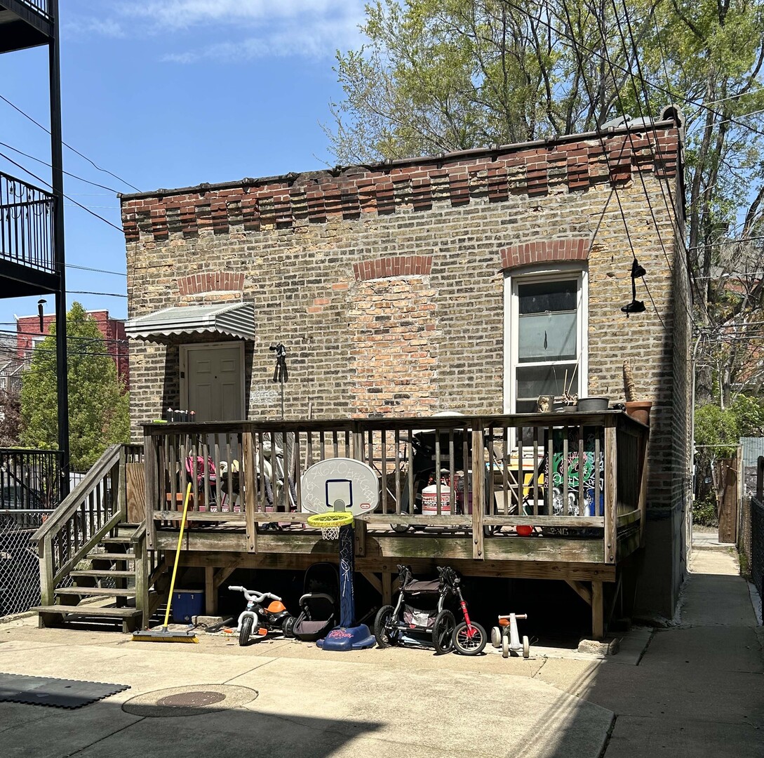 2620 W Evergreen Avenue