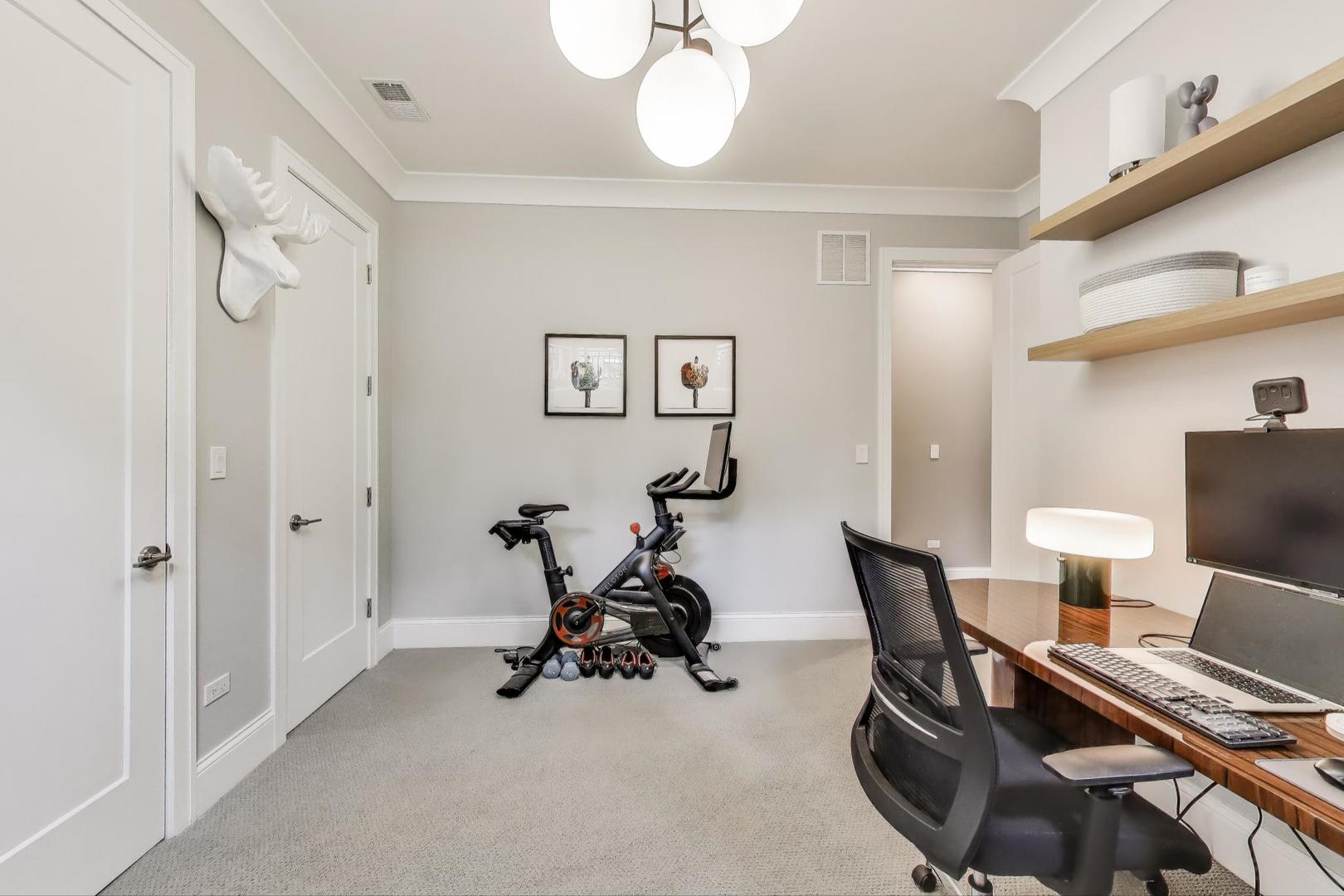 2649 N Racine Avenue Unit: 102