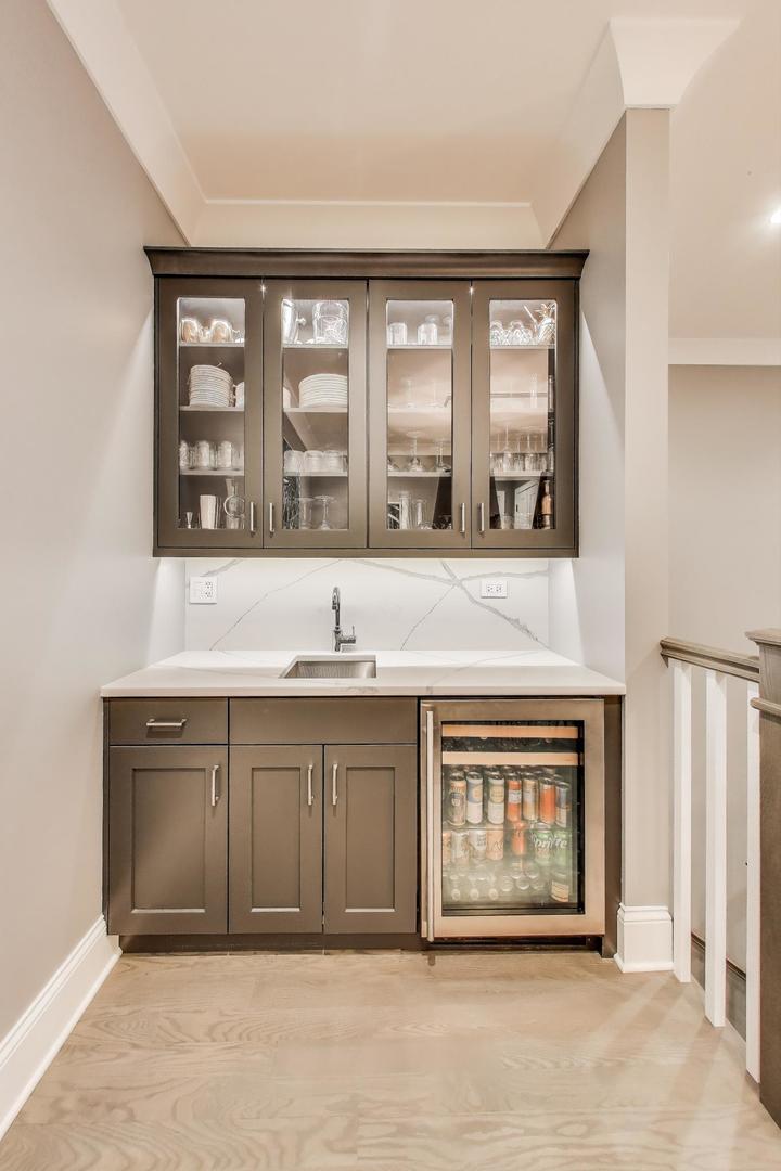 2649 N Racine Avenue Unit: 102