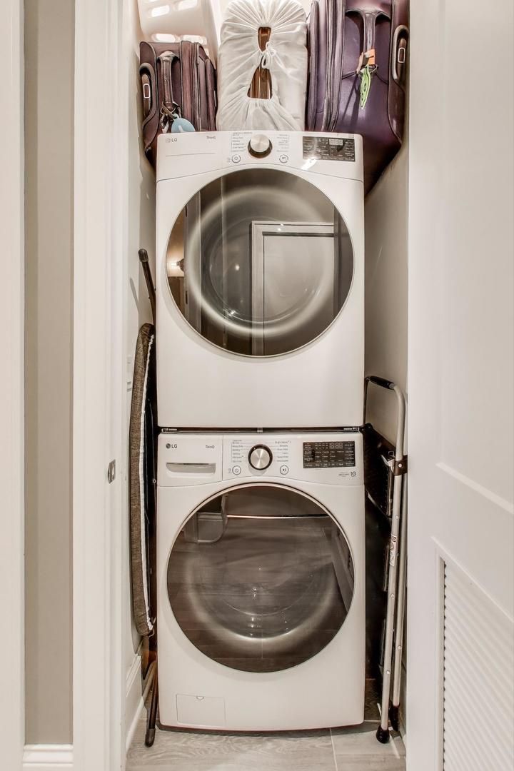 2649 N Racine Avenue Unit: 102