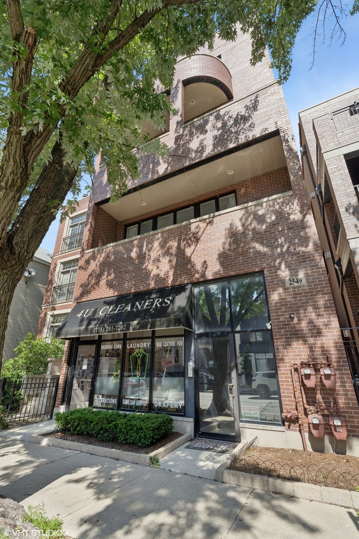 2549 N SOUTHPORT Avenue Unit: 3