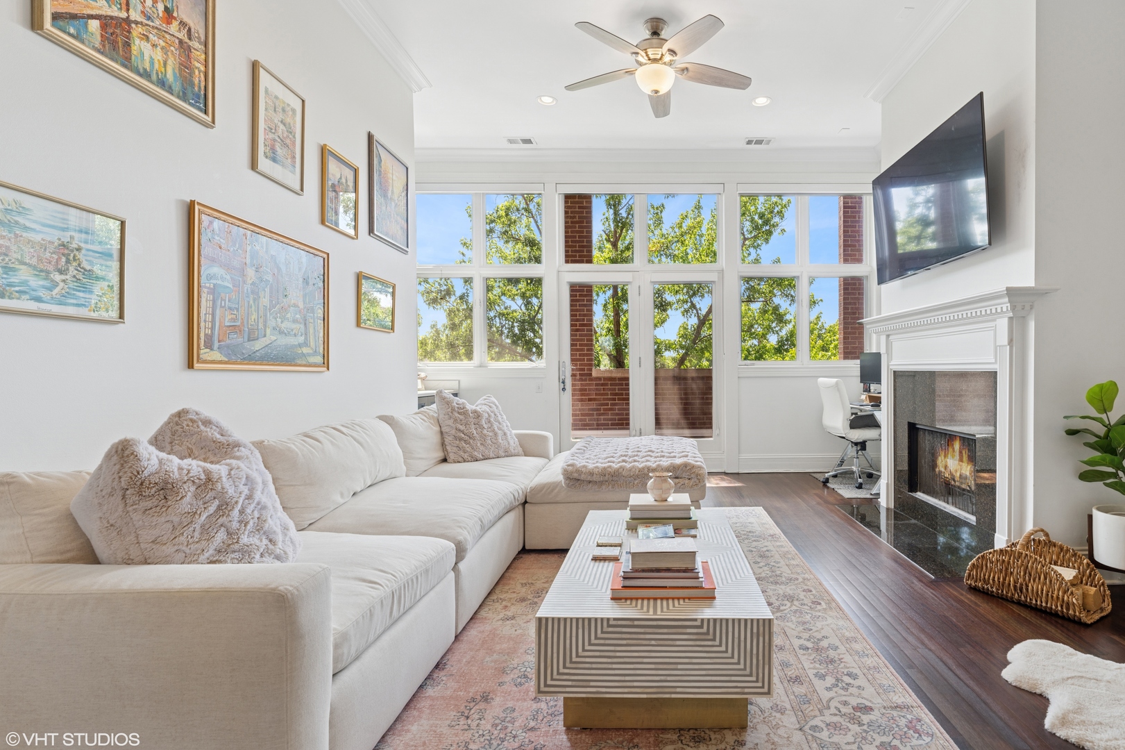 2549 N SOUTHPORT Avenue Unit: 3